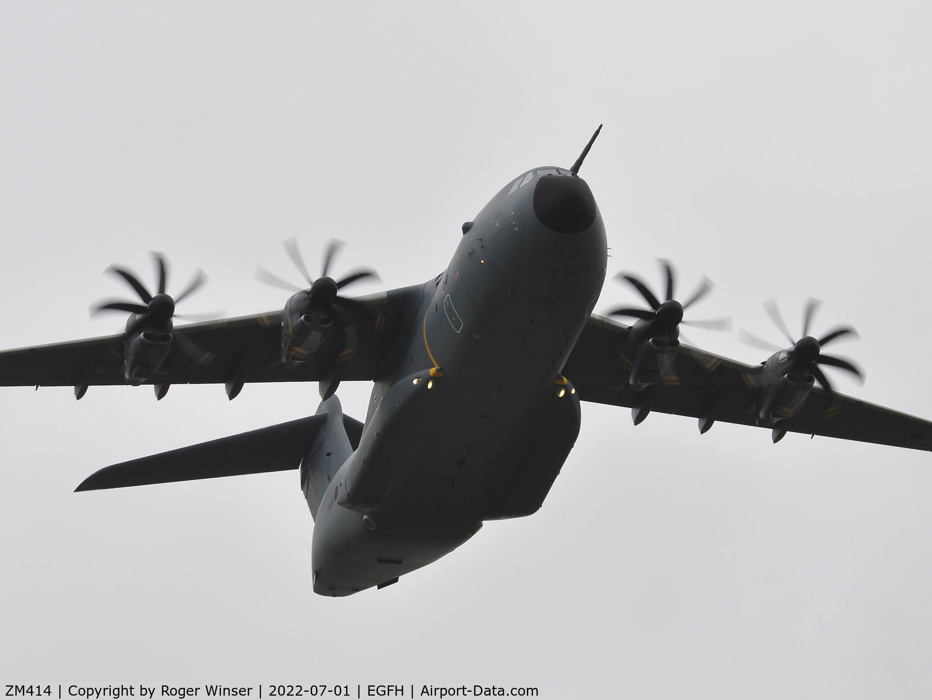 ZM414, 2017 Airbus A400M-180 Atlas C.1 C/N 047, Low pass over the tower by RAF aircraft coded 414.