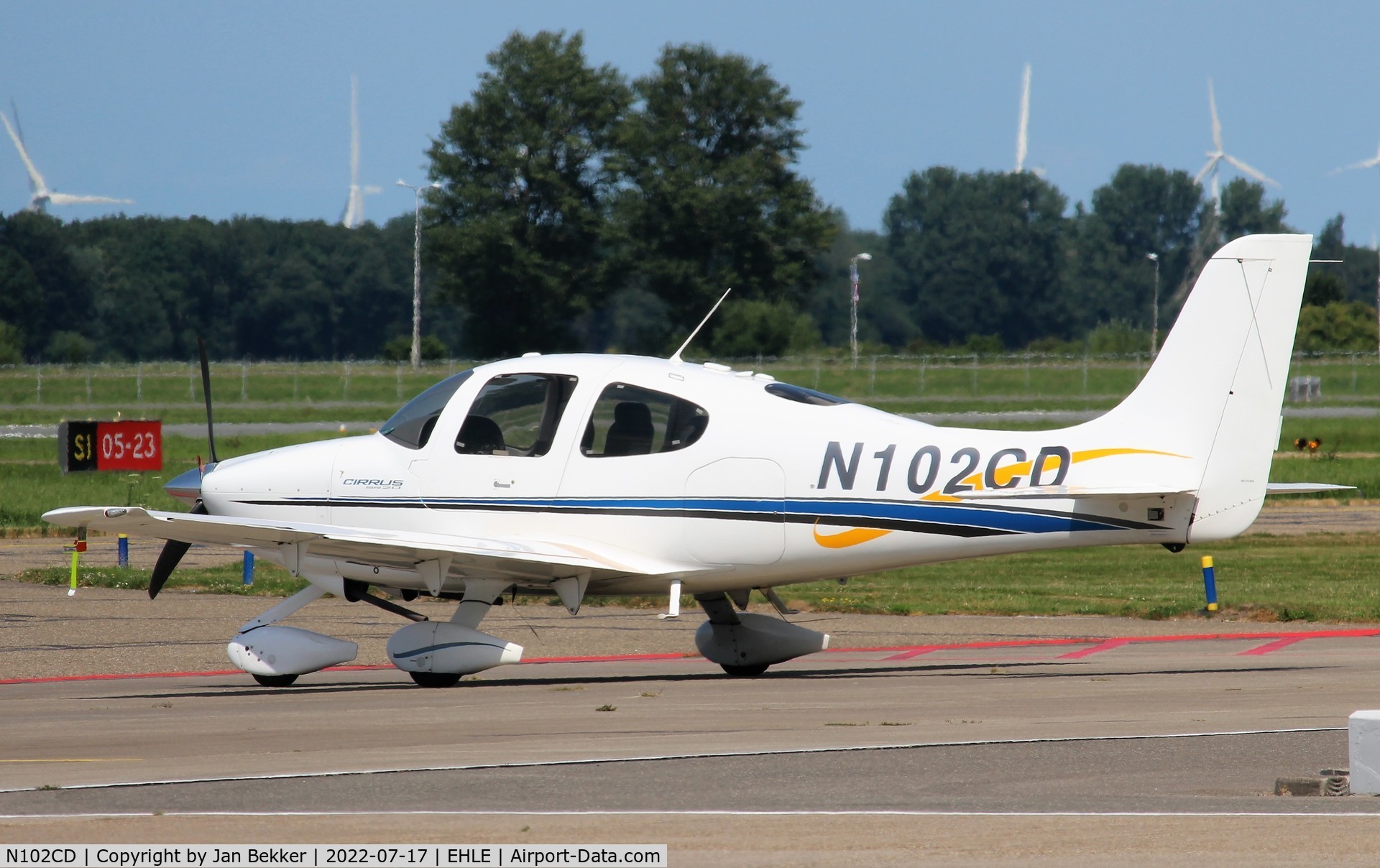 N102CD, 2000 Cirrus SR20 C/N 1016, Lelystad Airport