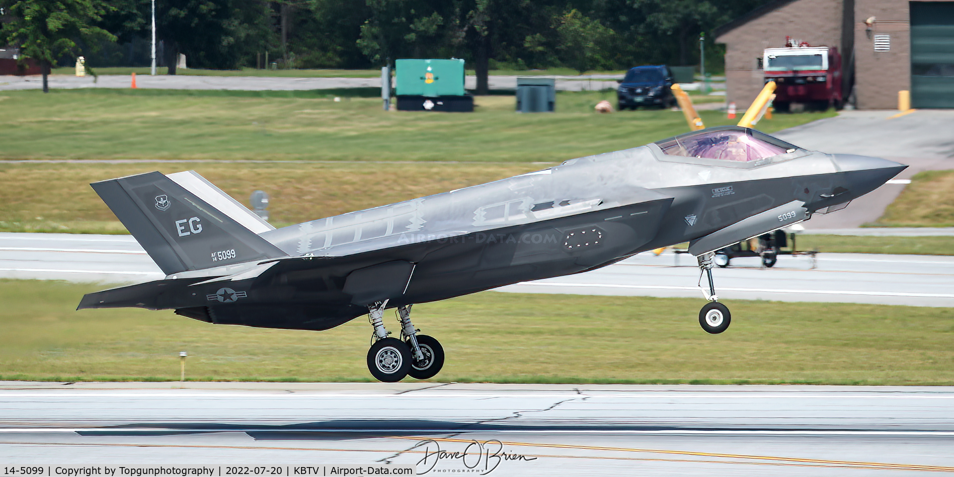 14-5099, 2016 Lockheed Martin F-35A Lightning II C/N AF-100, HUSKY02 sets out after his wingman