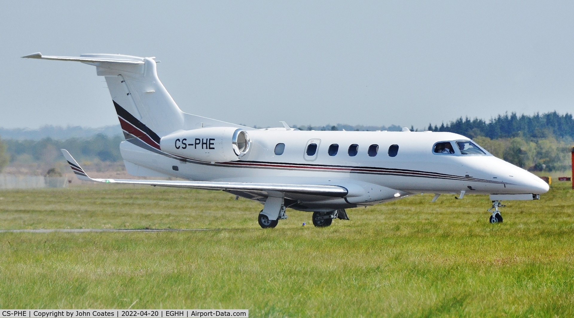 CS-PHE, 2015 Embraer EMB-500 Phenom 100 C/N 50500252, taxiing for departure