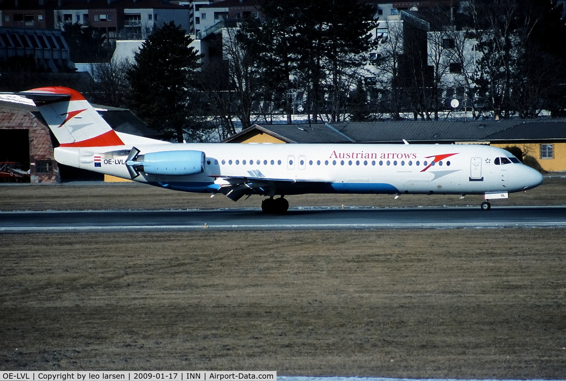 OE-LVL, 1992 Fokker 100 (F-28-0100) C/N 11404, Innsbruck 17.1.2009