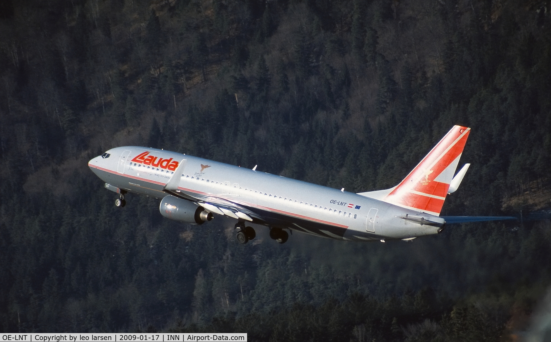 OE-LNT, 2006 Boeing 737-8Z9 C/N 33834, Innsbruck 17.1.2009