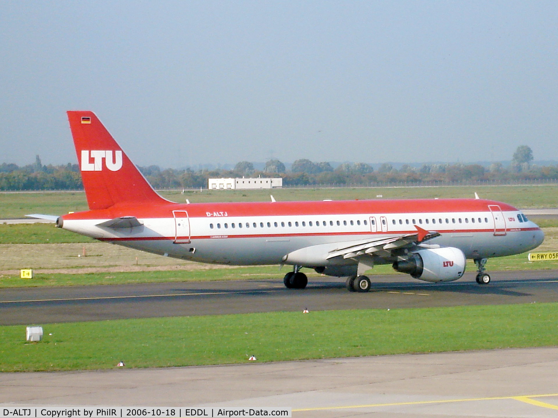 D-ALTJ, 2002 Airbus A320-214 C/N 1838, LTU departing Dusseldorf