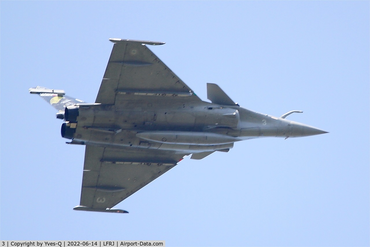 3, 2000 Dassault Rafale M C/N 3, Dassault Rafale M, Climbing from rwy 25, Landivisiau naval air base (LFRJ) Ocean Hit 22