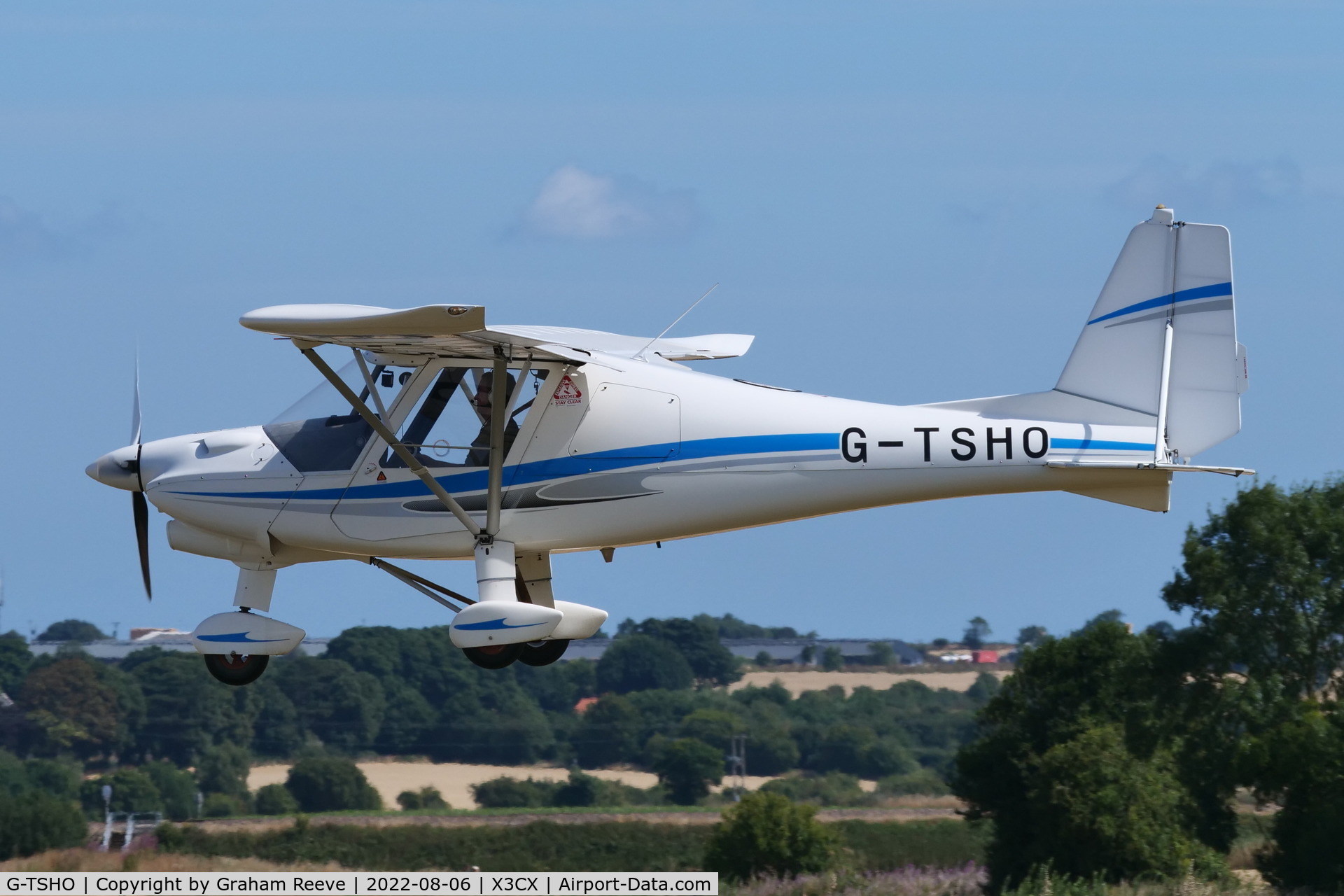 G-TSHO, 2011 Comco Ikarus C42 FB80 Bravo C/N 1103-7141, Landing at Northrepps.