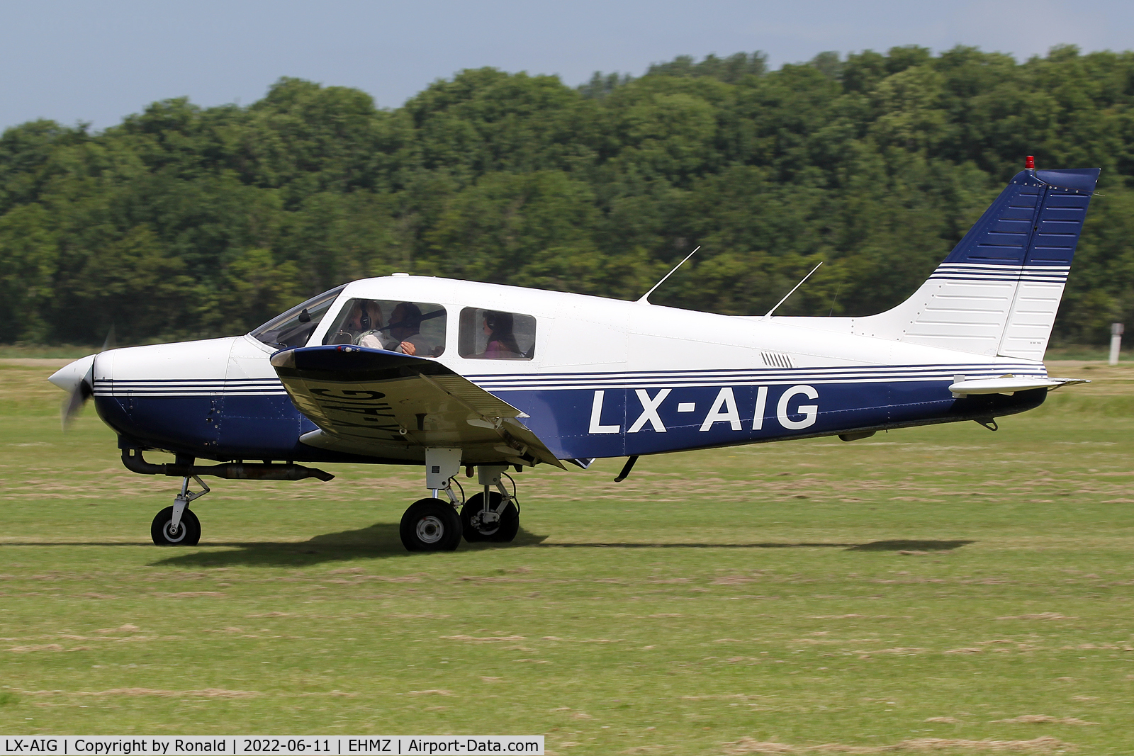 LX-AIG, Piper PA-28-161 C/N 28-41315, at ehmz