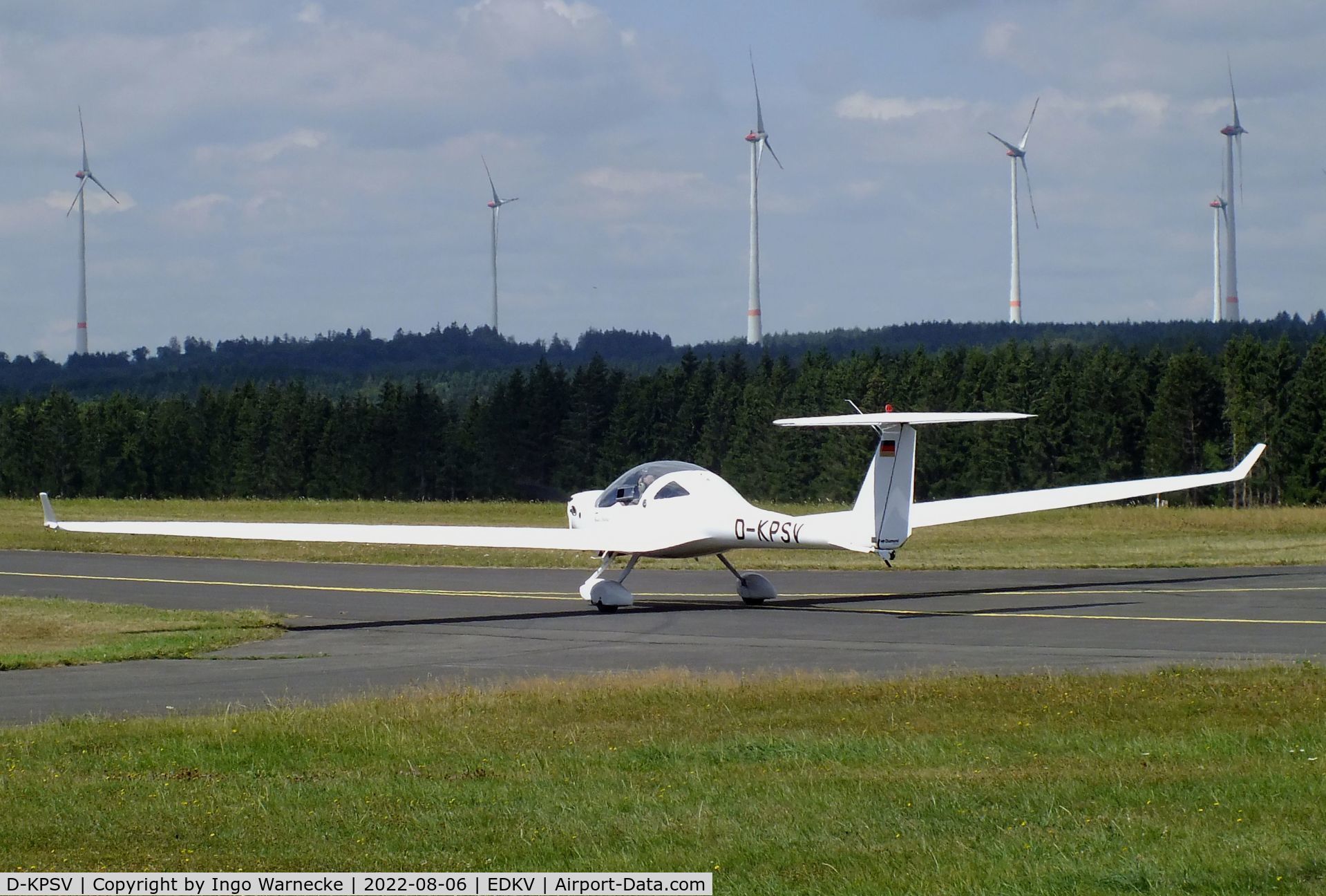 D-KPSV, Diamond HK-36TTC Super Dimona C/N 36820, Diamond HK-36 TTC Super Dimona at the Dahlemer-Binz airfield