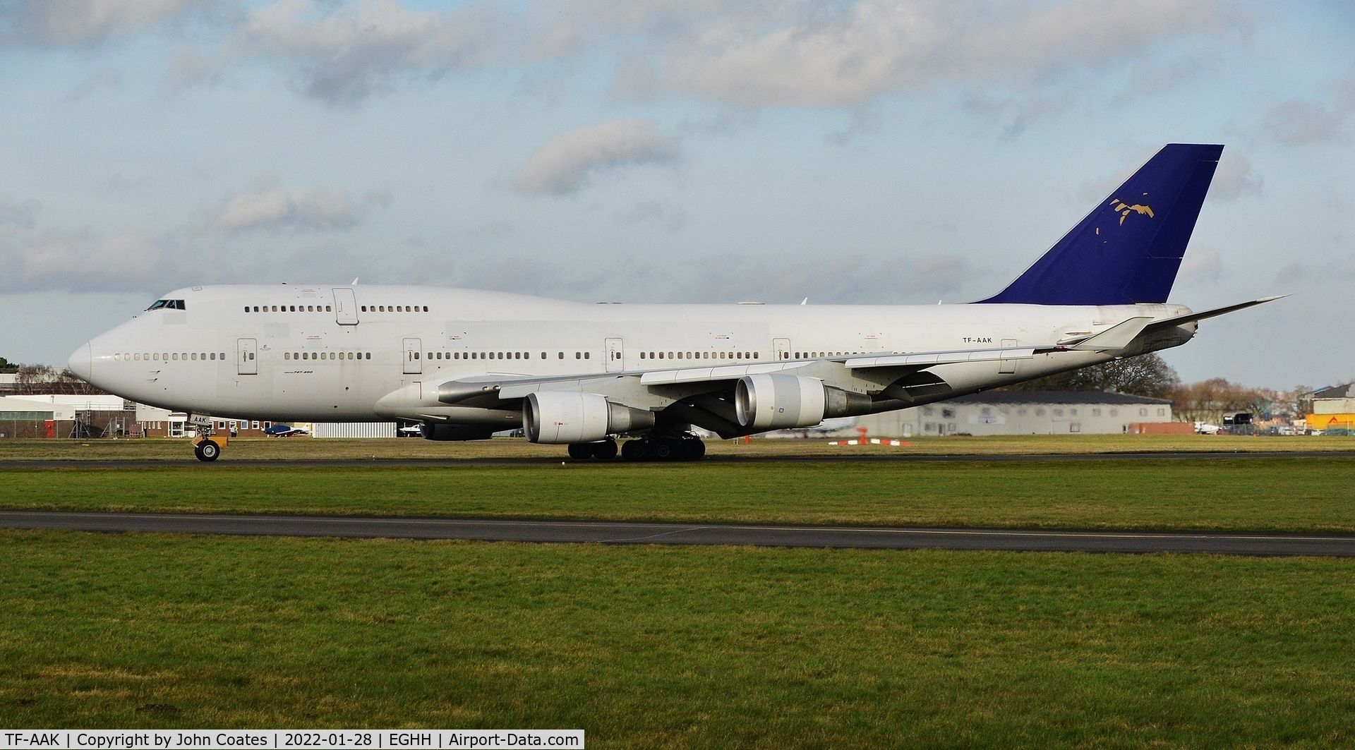 TF-AAK, 2003 Boeing 747-428 C/N 32868, Arriving on 26