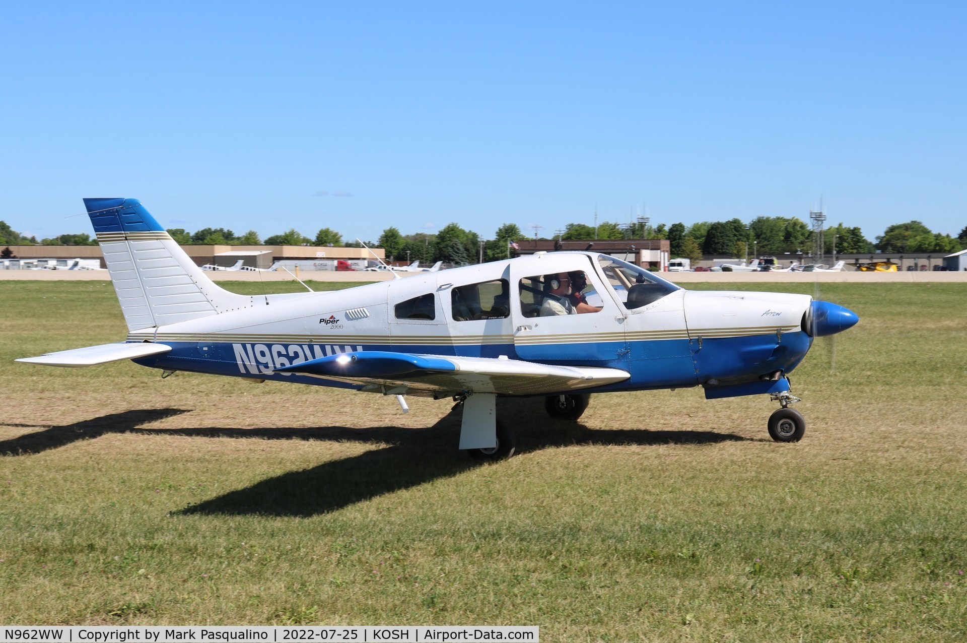 N962WW, 2000 Piper PA-28R-201 Cherokee Arrow III C/N 2844022, Piper PA-28R-201