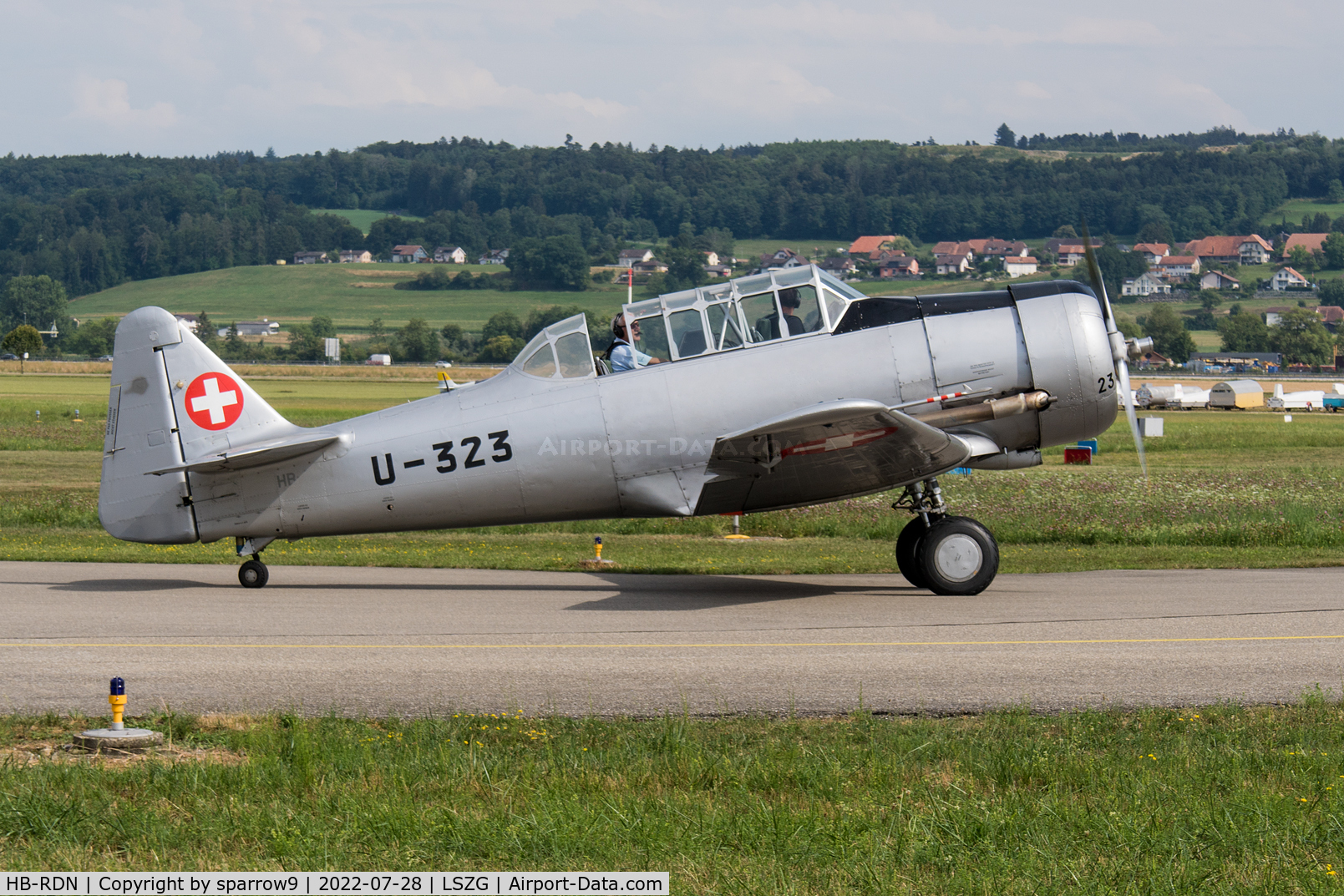 HB-RDN, 1942 Noorduyn AT-16 Harvard IIB C/N 14-201, Holding position runway 06 Grenchen