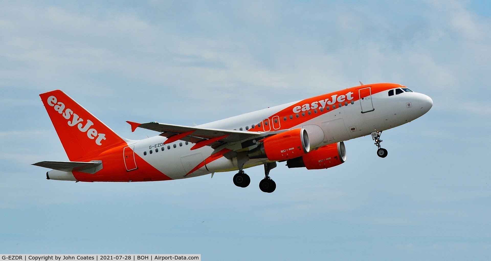 G-EZDR, 2008 Airbus A319-111 C/N 3683, Climbing from 26