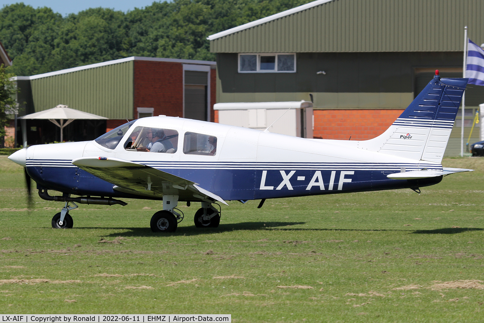 LX-AIF, Piper PA-28-161 C/N 2841173, at ehmz