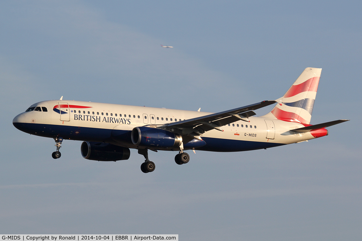 G-MIDS, 2001 Airbus A320-232 C/N 1424, at bru