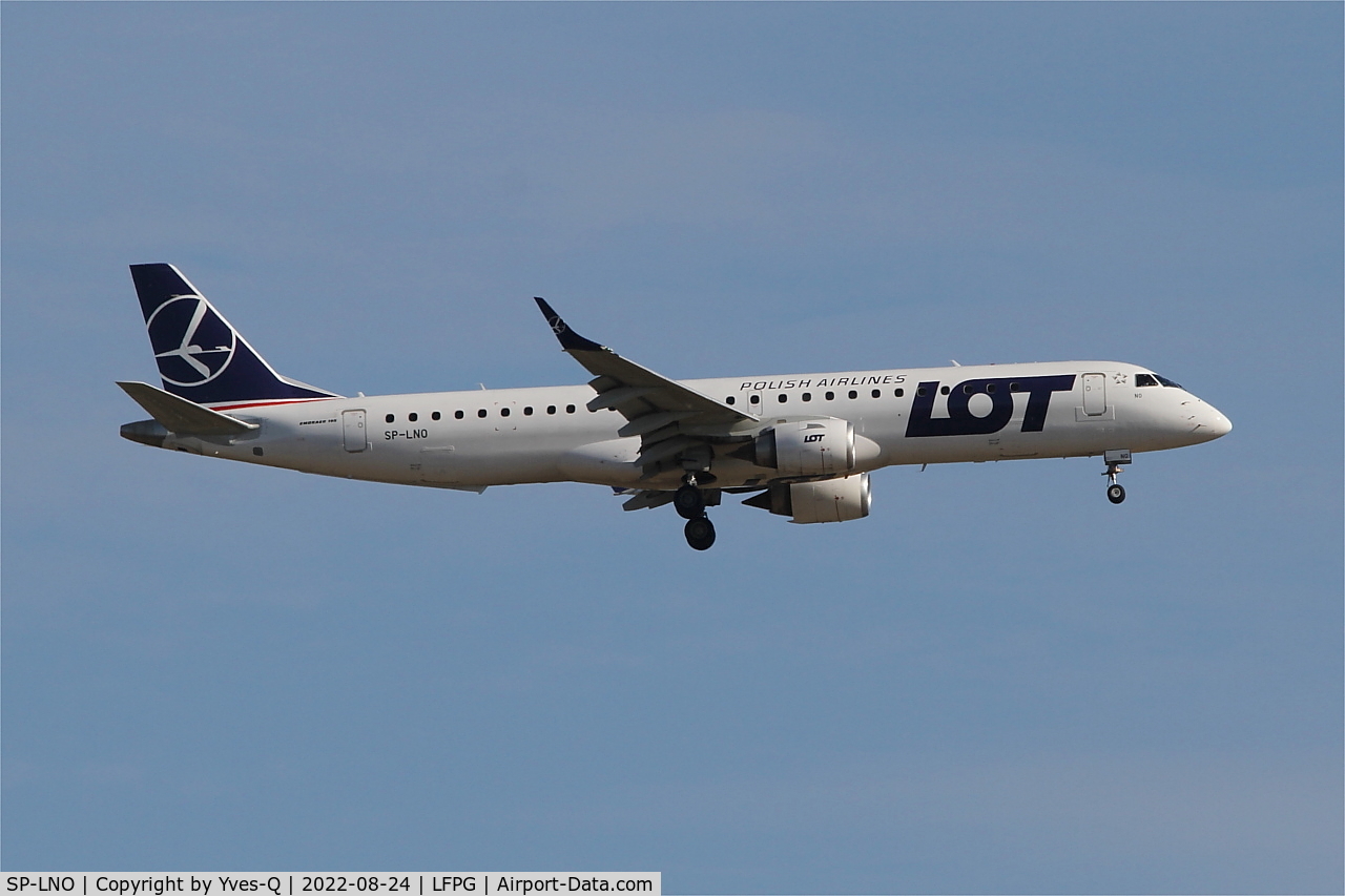 SP-LNO, 2007 Embraer 195LR (ERJ-190-200LR) C/N 19000084, Embraer 195LR, On final rwy 09L, Roissy Charles De Gaulle airport (LFPG-CDG)