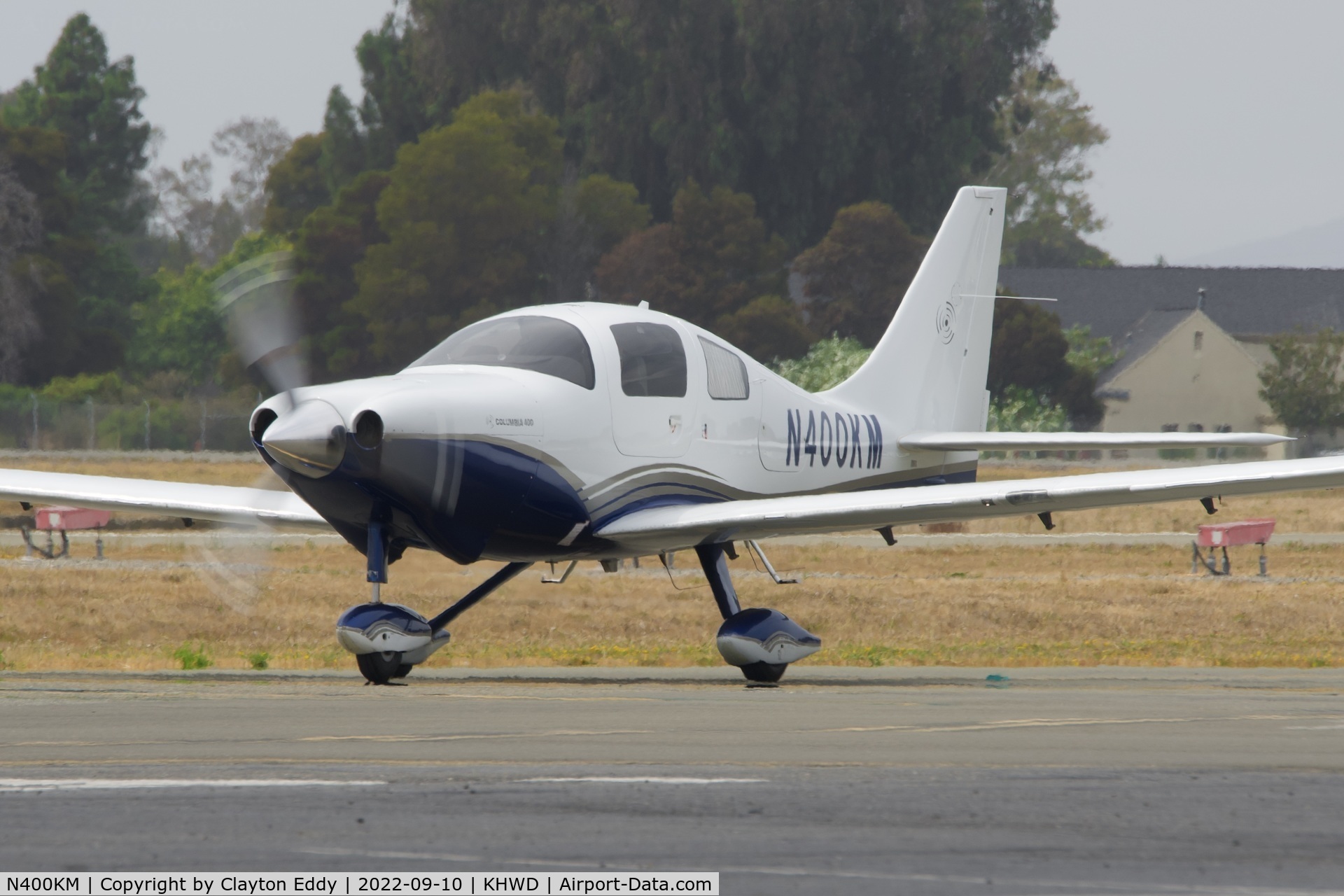 N400KM, 2006 Columbia Aircraft Mfg LC41-550FG C/N 41604, Hayward airport in California 2022.