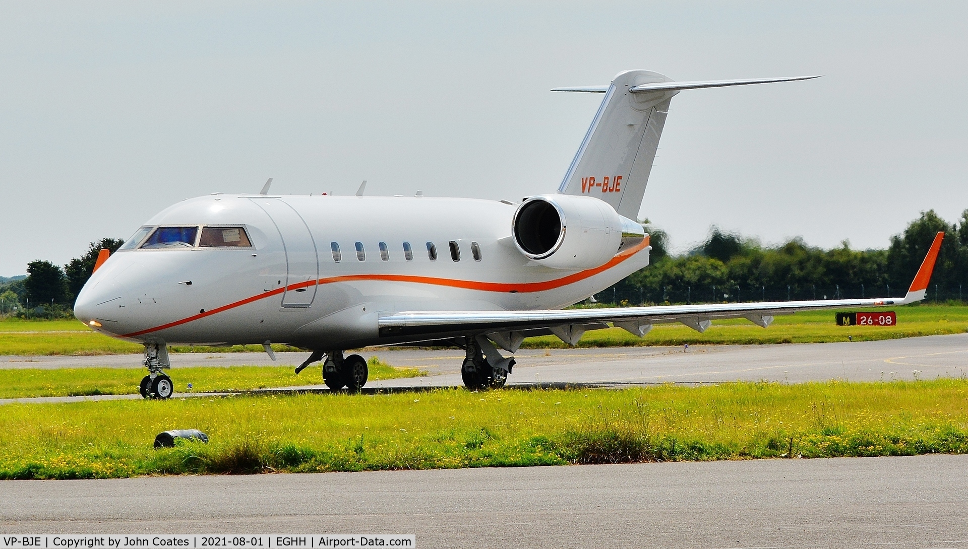 VP-BJE, 2005 Bombardier Challenger 604 (CL-600-2B16) C/N 5605, Taxiing on arrival