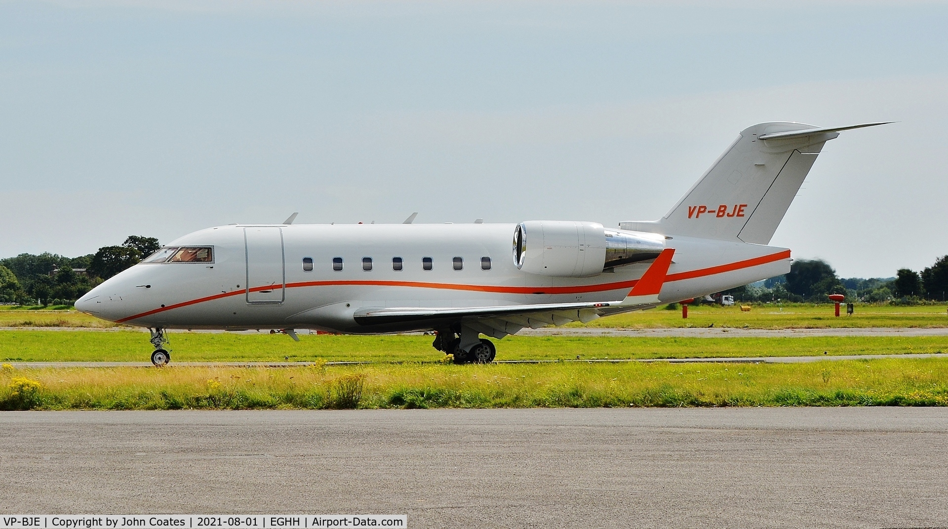 VP-BJE, 2005 Bombardier Challenger 604 (CL-600-2B16) C/N 5605, Taxiing on arrival