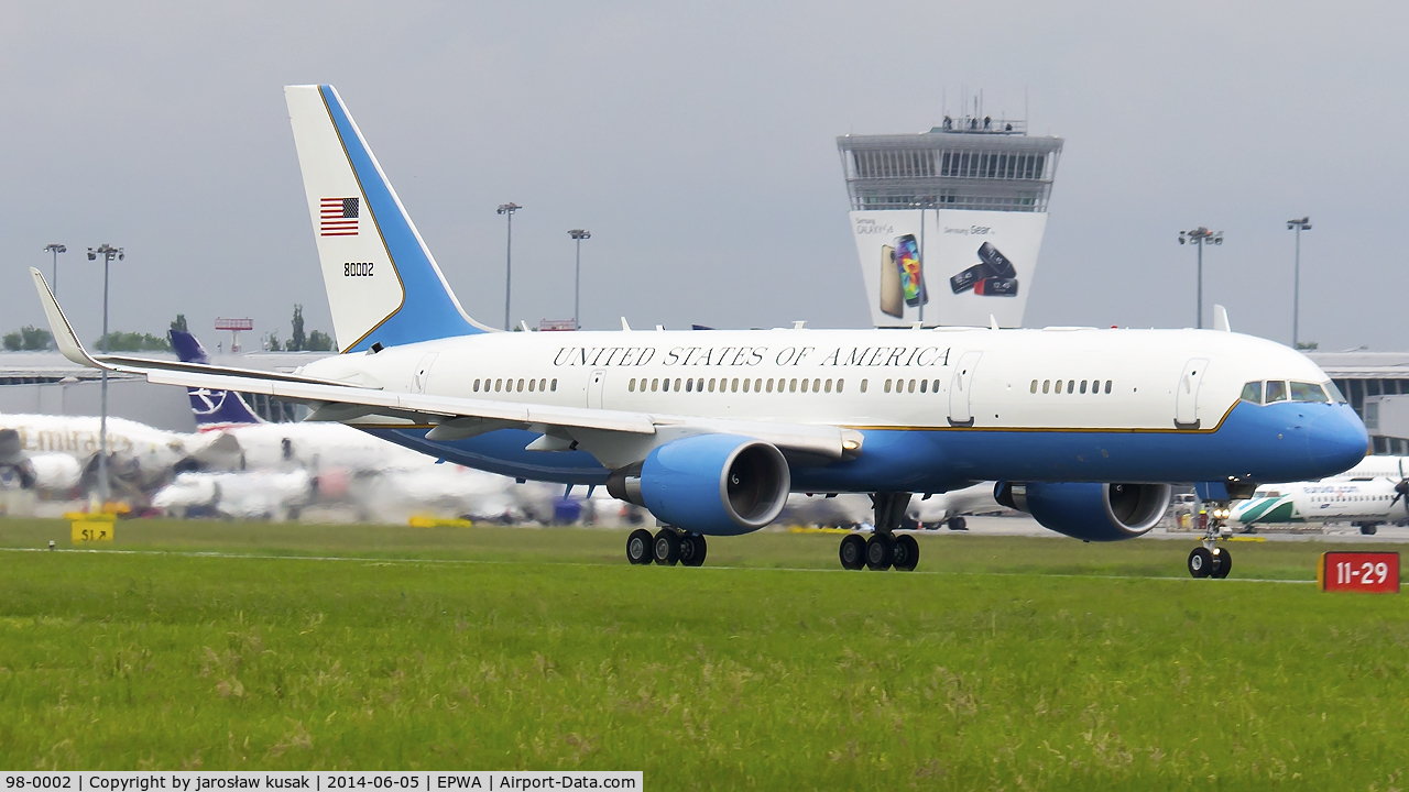 98-0002, 1998 Boeing C-32A (757-200) C/N 29026, Odlot z Warszawy