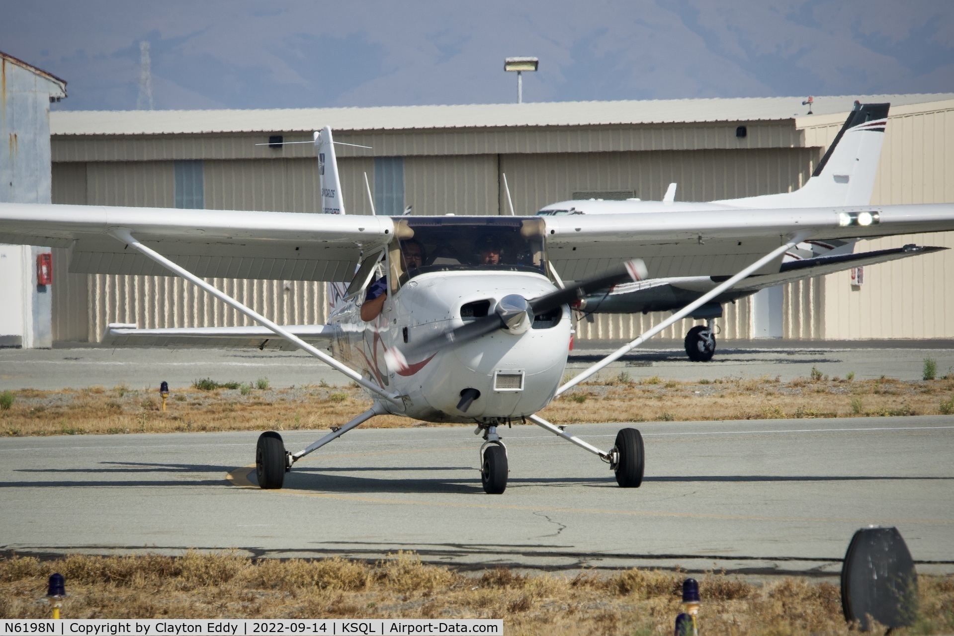 N6198N, 2008 Cessna 172S C/N 172S10792, San Carlos Airport in California 2022.