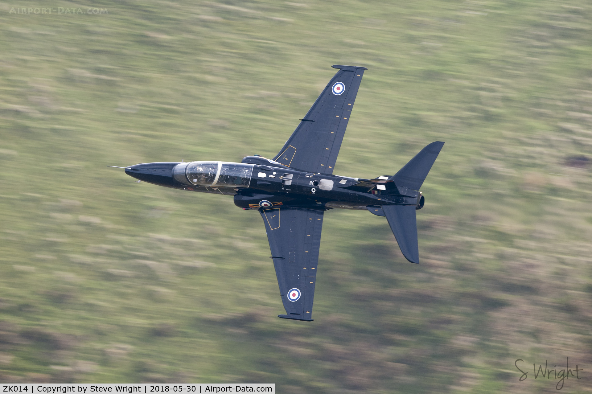 ZK014, 2008 British Aerospace Hawk T2 C/N RT005/1243, Bwlch Oerdrws, Mach Loop. Wales UK