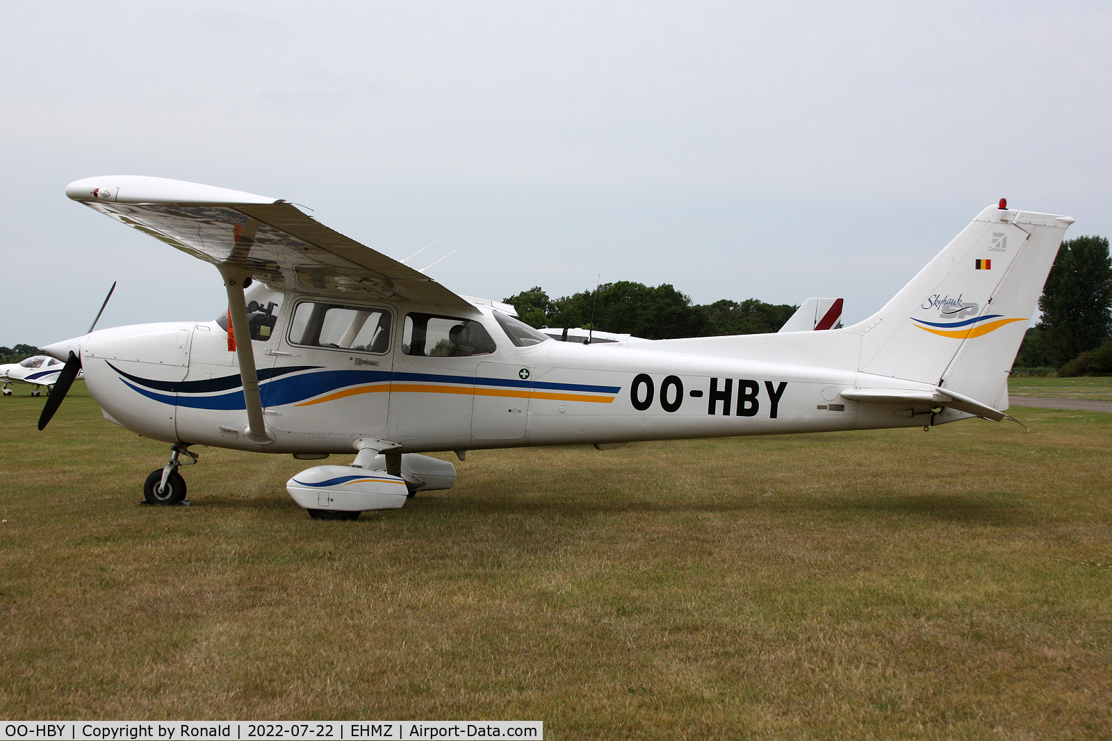 OO-HBY, 2000 Cessna 172S C/N 172S8601, at ehmz