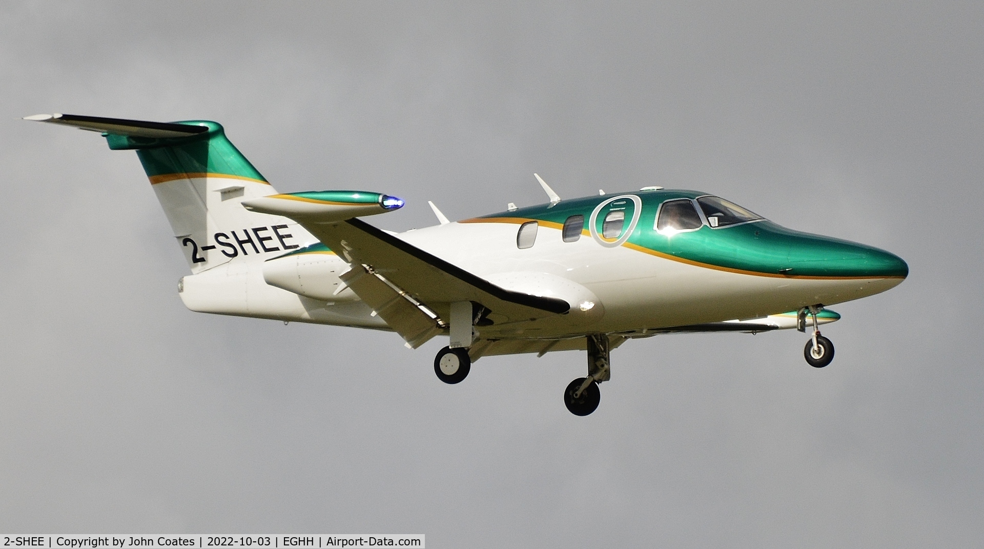 2-SHEE, 2007 Eclipse Aviation Corp EA500 C/N 000020, Approach to 08