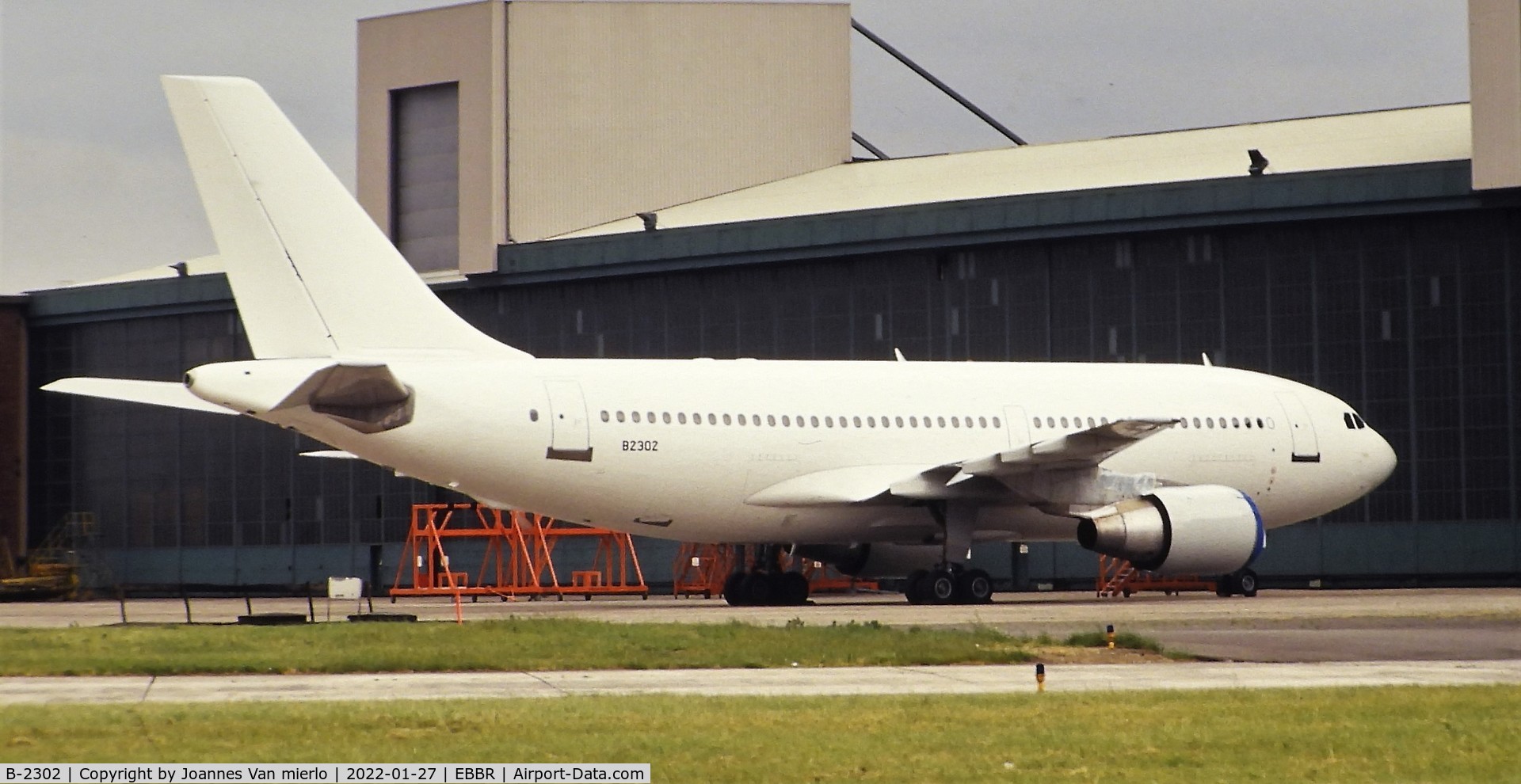 B-2302, 1984 Airbus A310-222 C/N 320, Slide scan