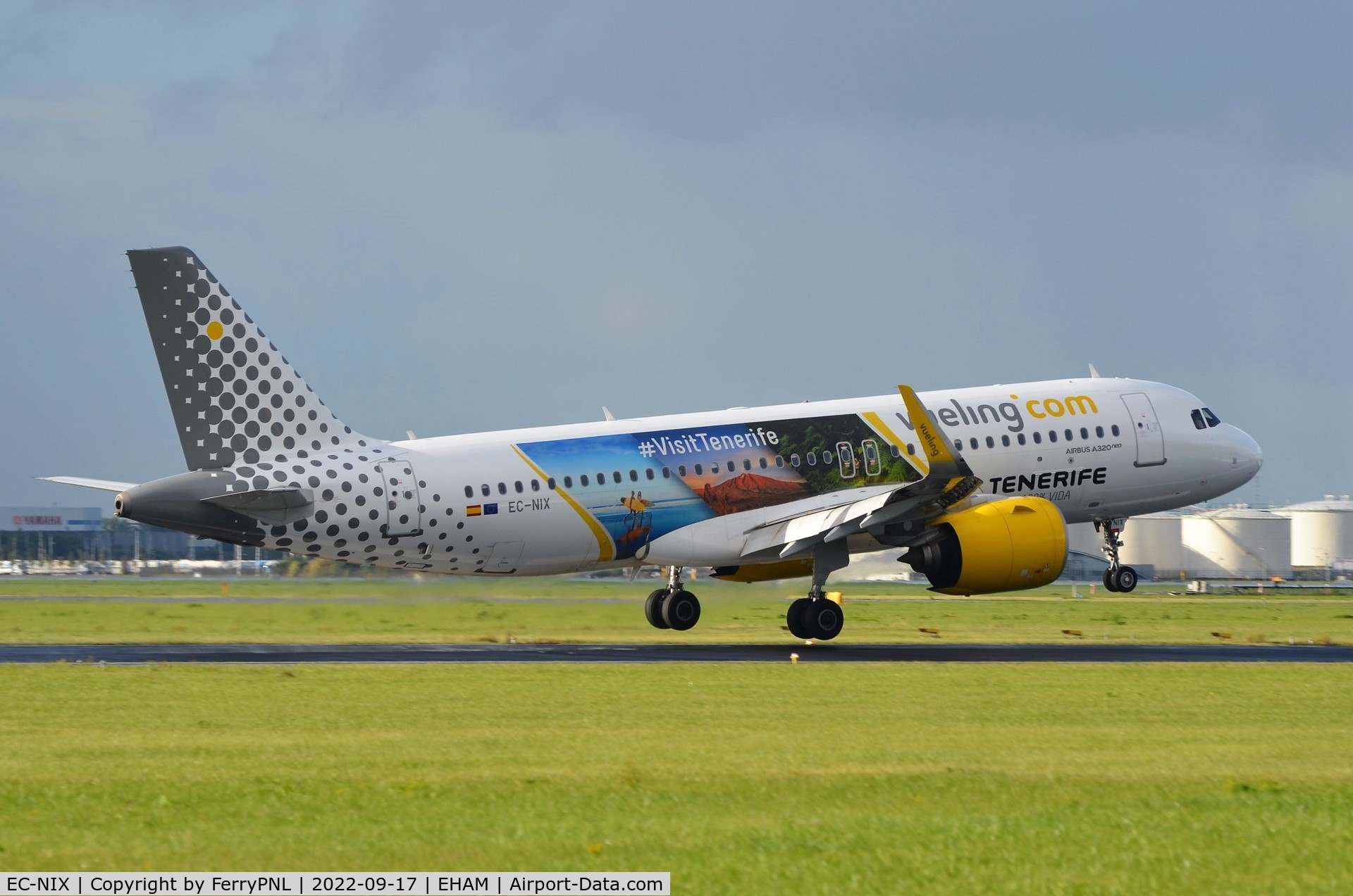EC-NIX, 2020 Airbus A320-271N C/N 10024, Vueling A320N promoting Tenerife