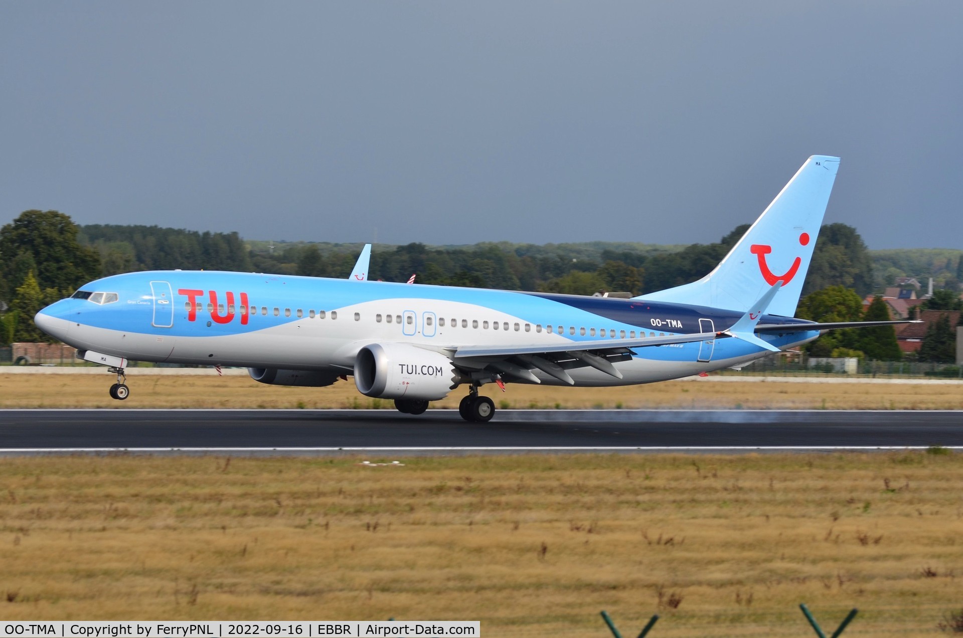 OO-TMA, 2018 Boeing 737-8 MAX C/N 44590, TUI B738M touching down
