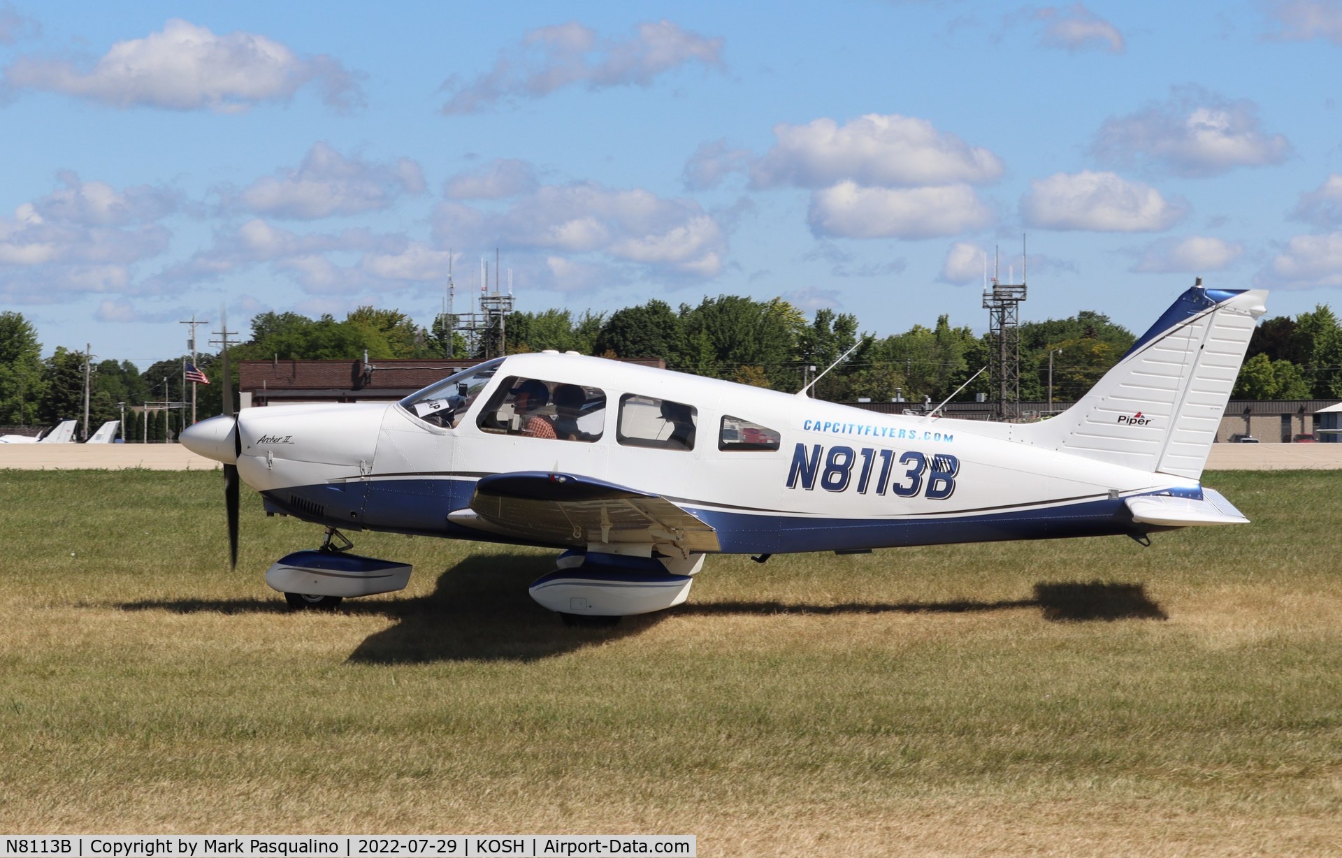 N8113B, Piper PA-28-181 Archer C/N 28-8090128, Piper PA-28-181
