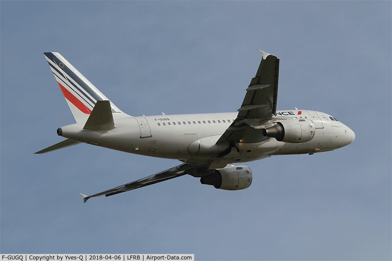 F-GUGQ, 2006 Airbus A318-111 C/N 2972, Airbus A318-111, CLimbing from rwy 07R, Brest-Bretagne airport (LFRB-BES)