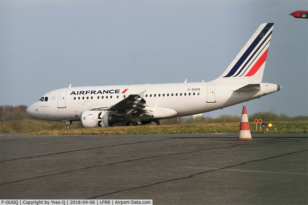 F-GUGQ, 2006 Airbus A318-111 C/N 2972, Airbus A318-111, Reverse thrust landing rwy 25L, Brest-Bretagne airport (LFRB-BES)