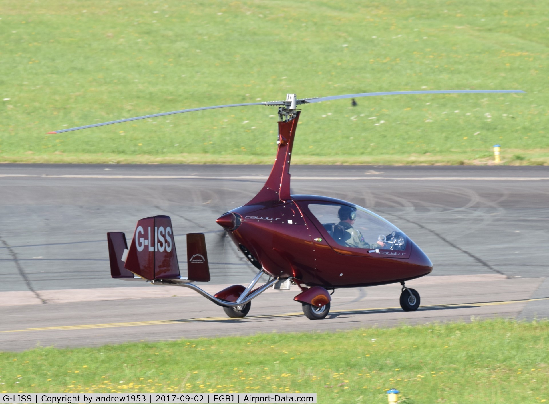 G-LISS, 2011 Rotorsport UK Calidus C/N RSUK/CALS/019, G-LISS at Gloucestershire Airport.
