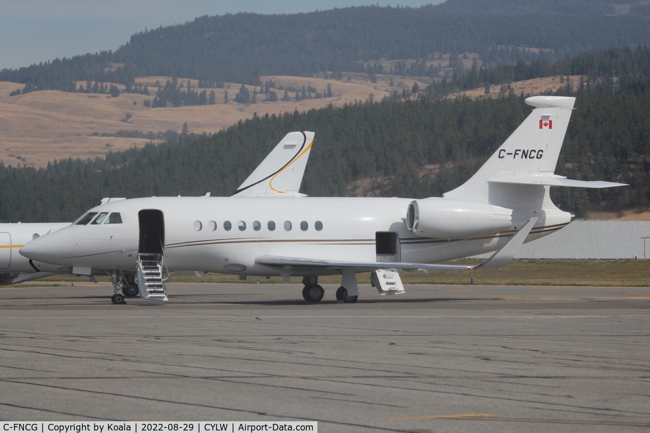 C-FNCG, 2005 Dassault Falcon 2000EX C/N 056, Just arrived from Calgary.