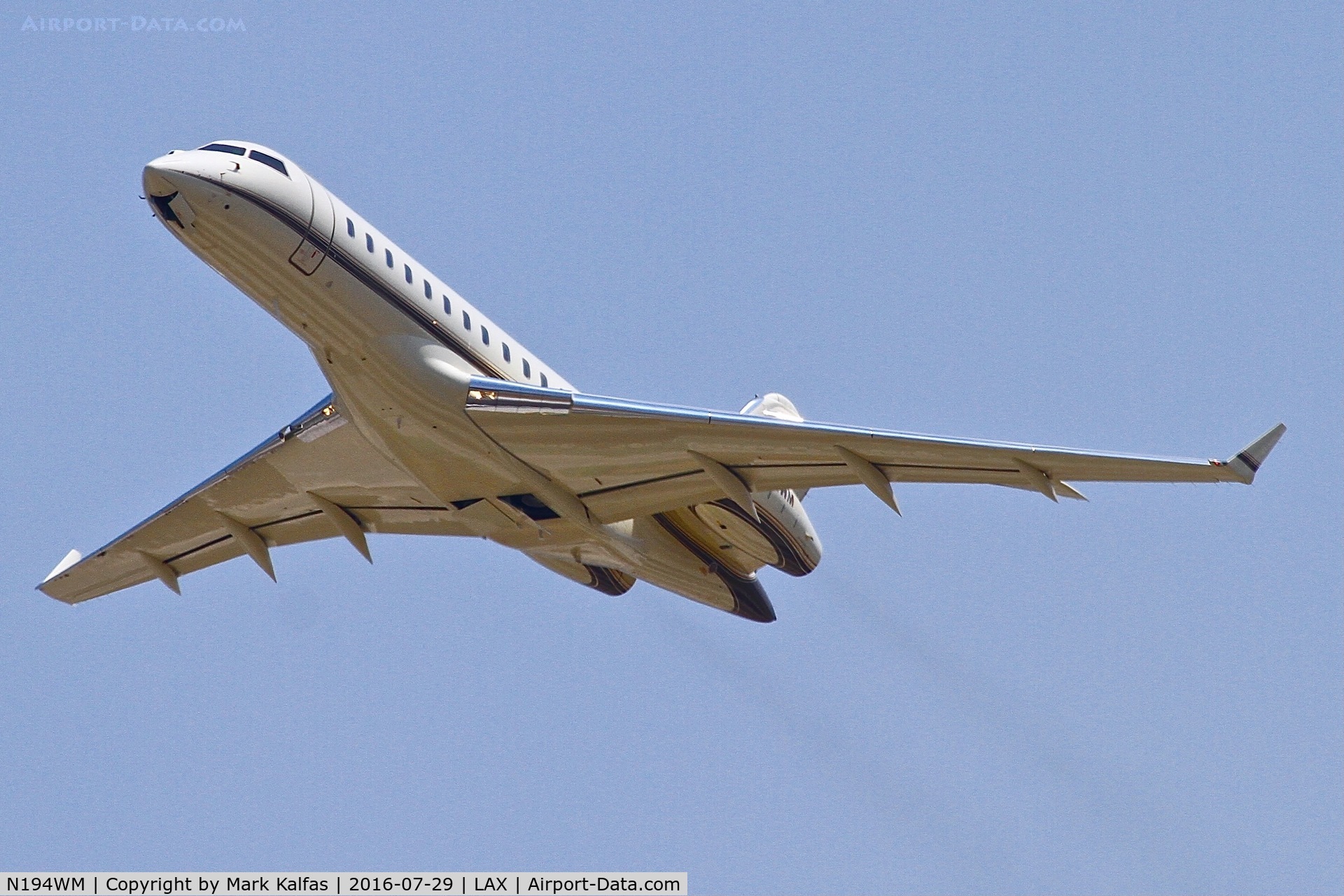 N194WM, 2008 Bombardier BD-700-1A10 Global Express C/N 9277, Bill Gates GLEX climbing out of LAX