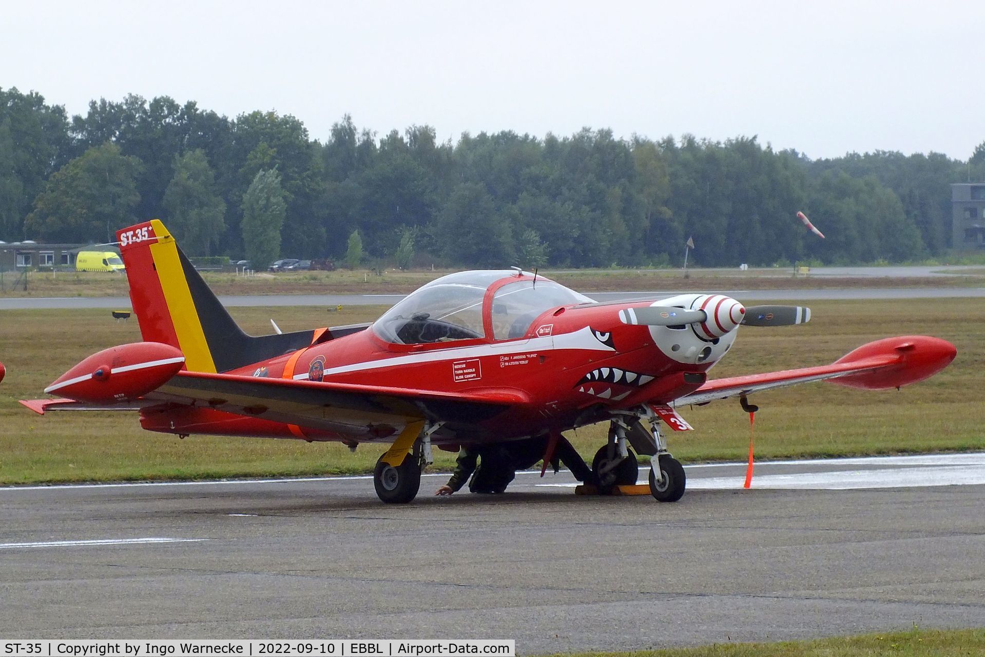 ST-35, SIAI-Marchetti SF-260M C/N 10-35, SIAI-Marchetti SF.260M of the FAeB (Belgian Air Force) 'Diables Rouges / Red Devils' aerobatic team at the 2022 Sanicole Spottersday at Kleine Brogel air base