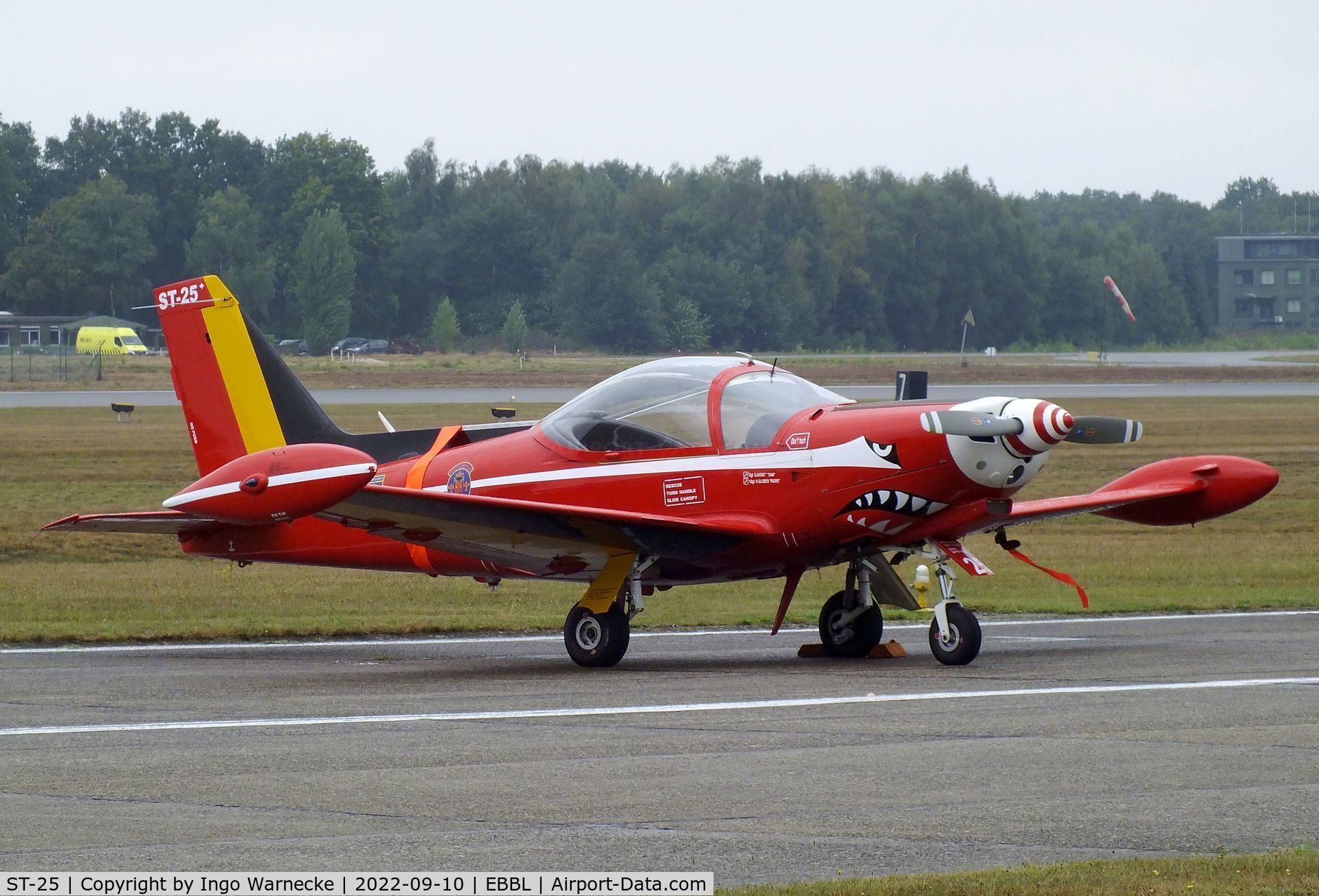 ST-25, 1970 SIAI-Marchetti SF-260MB C/N 10-25, SIAI-Marchetti SF.260MB of the FAeB (Belgian Air Force) 'Diables Rouges / Red Devils' aerobatic team at the 2022 Sanicole Spottersday at Kleine Brogel air base