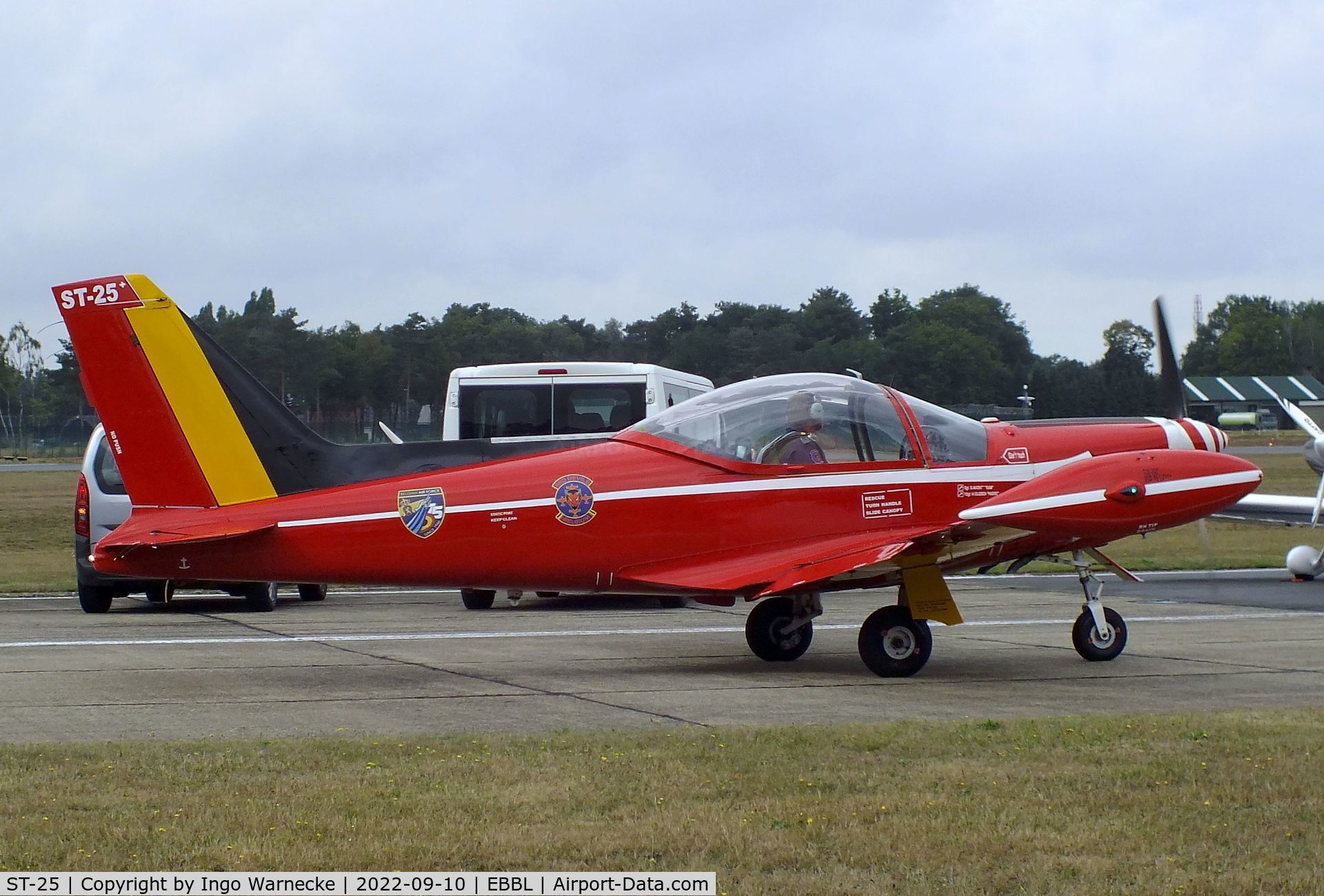 ST-25, 1970 SIAI-Marchetti SF-260MB C/N 10-25, SIAI-Marchetti SF.260MB of the FAeB (Belgian Air Force) 'Diables Rouges / Red Devils' aerobatic team at the 2022 Sanicole Spottersday at Kleine Brogel air base