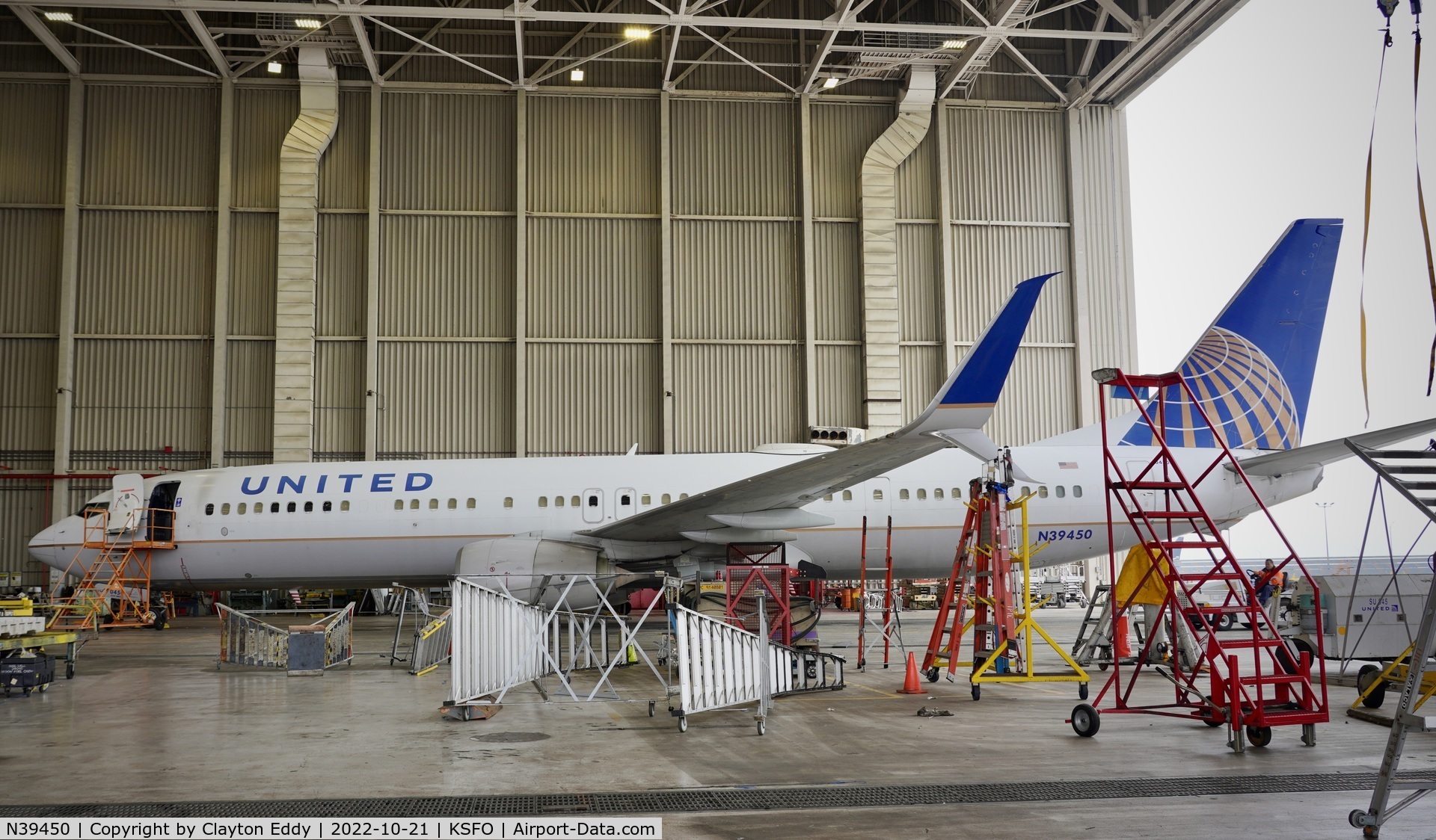 N39450, 2012 Boeing 737-924/ER C/N 40004, SFO 2022.