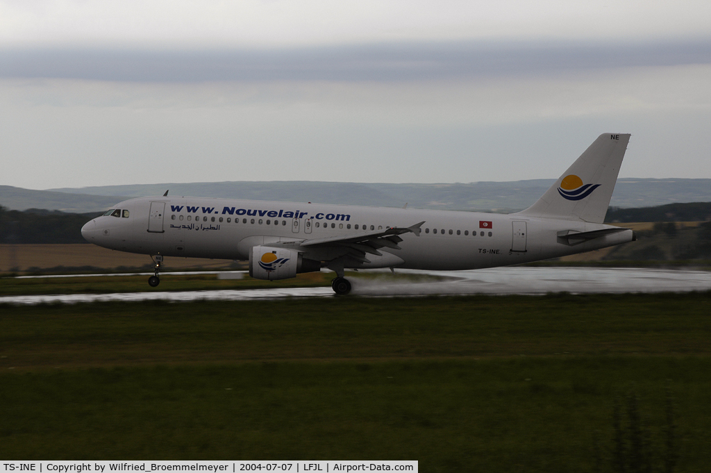 TS-INE, 1991 Airbus A320-211 C/N 222, Landing at Metz Airport.
