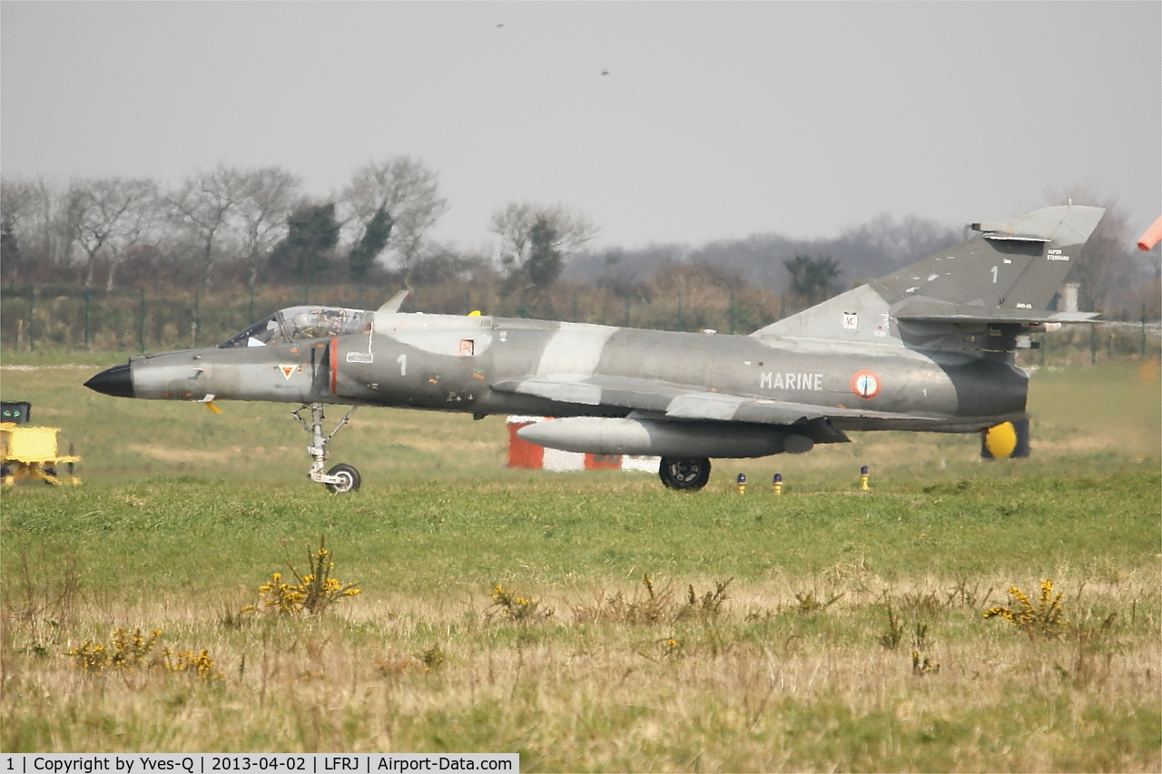 1, Dassault Super Etendard C/N 1, Dassault Super Etendard M, Taxiing to holding point rwy 08, Landivisiau Naval Air Base (LFRJ)