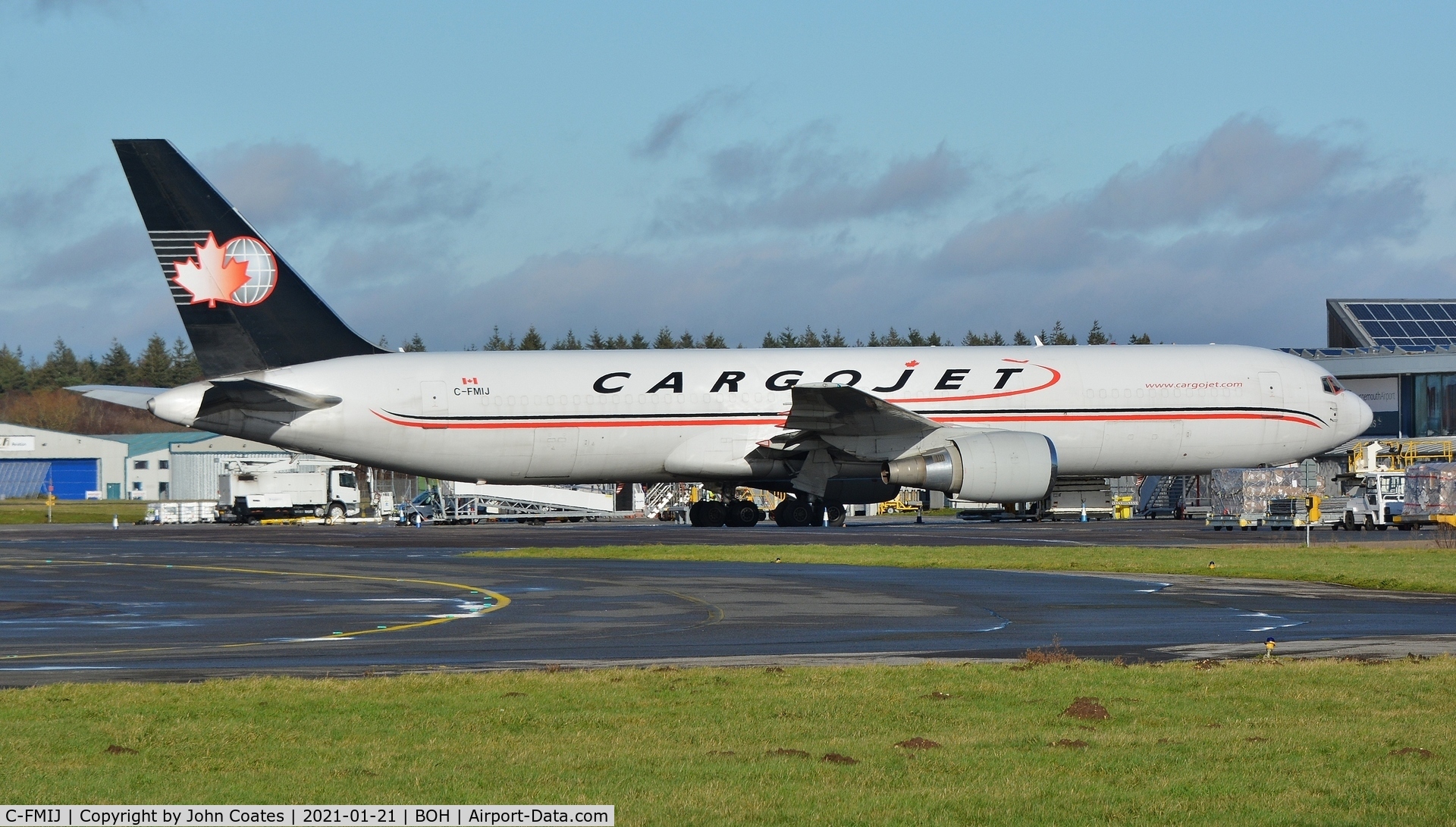 C-FMIJ, 1993 Boeing 767-328/ER C/N 27135, Rare visitor on stand