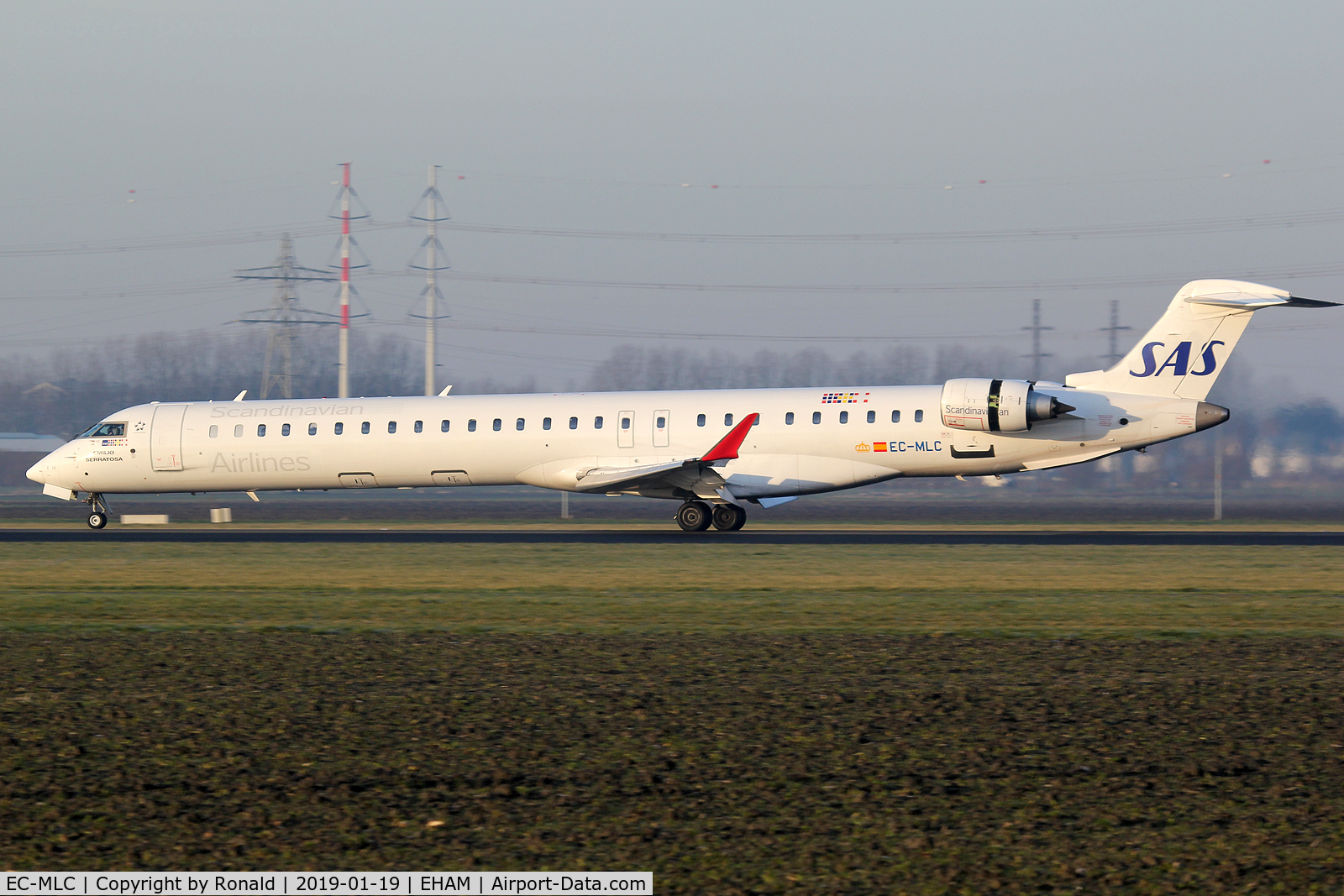 EC-MLC, 2016 Bombardier CRJ-1000ER NG (CL-600-2E25) C/N 19048, at spl