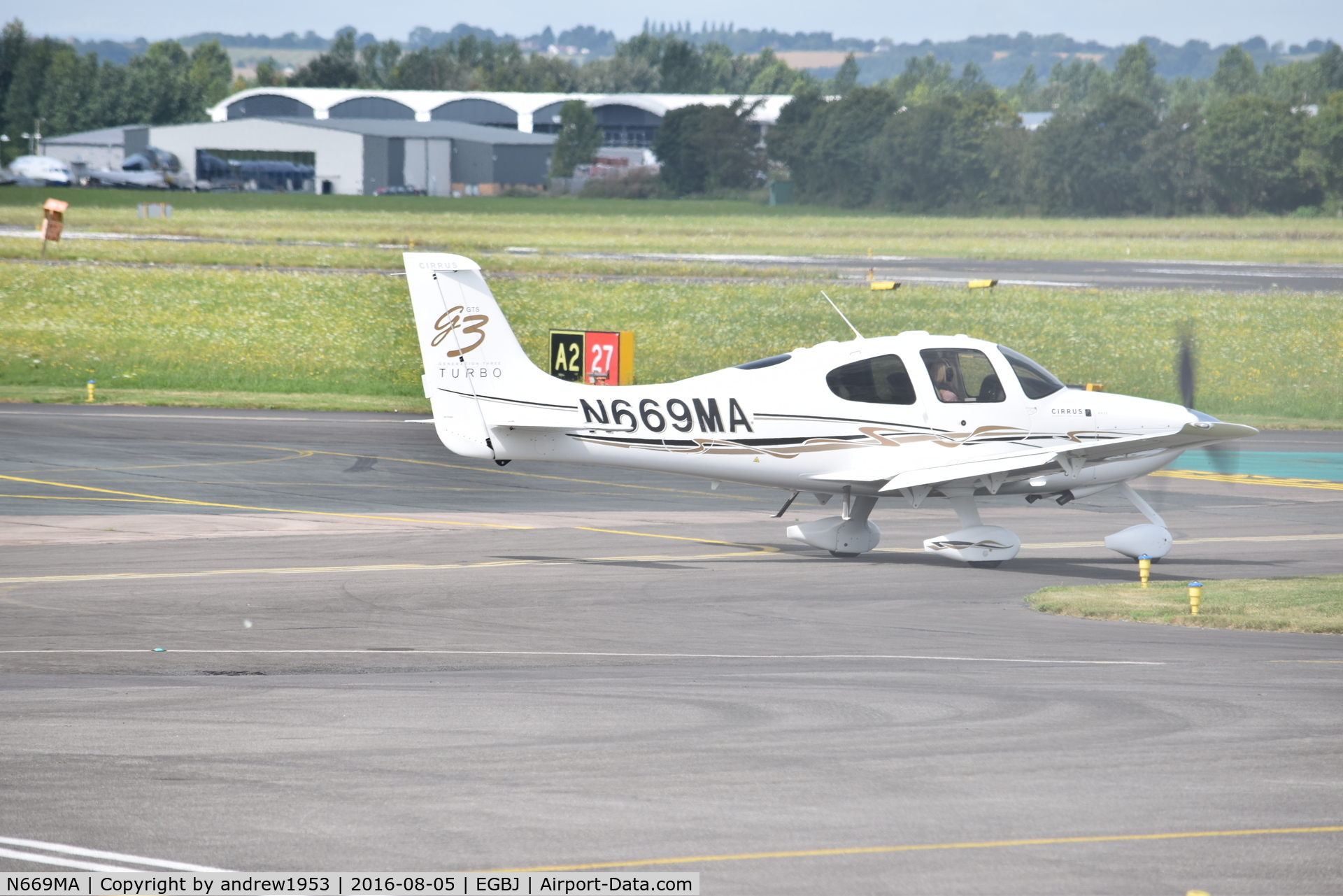N669MA, Cirrus SR22 C/N 2620, N669MA at Gloucestershire Airport.
