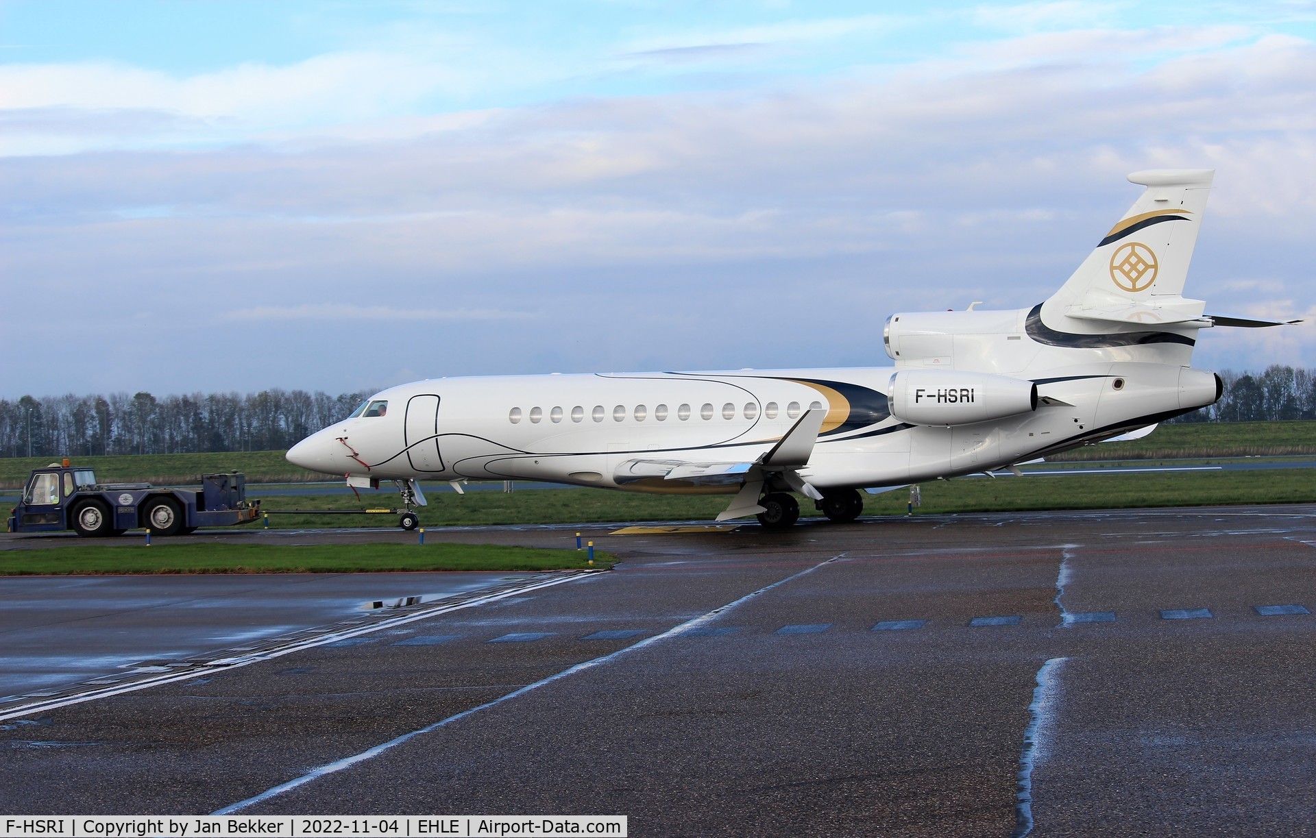 F-HSRI, 2017 Dassault Falcon 8X C/N 427, Lelystad Airport. Tugged from the apron to Satys where it will get a new livery