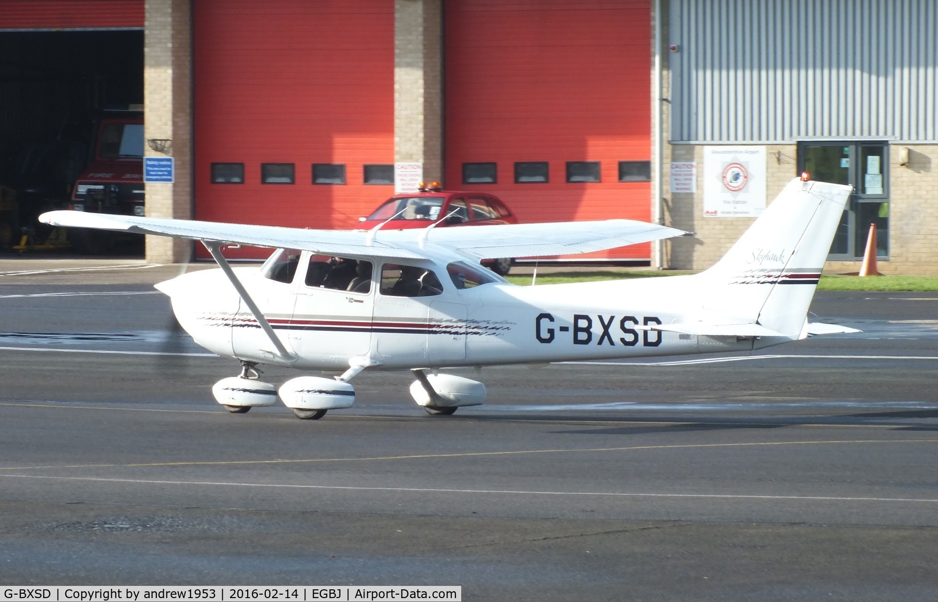 G-BXSD, 1998 Cessna 172R C/N 17280310, G-BXSD at Gloucestershire Airport.