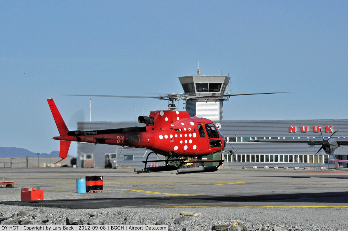 OY-HGT, 2007 Eurocopter AS-350B-3 Ecureuil Ecureuil C/N 4279, Departing