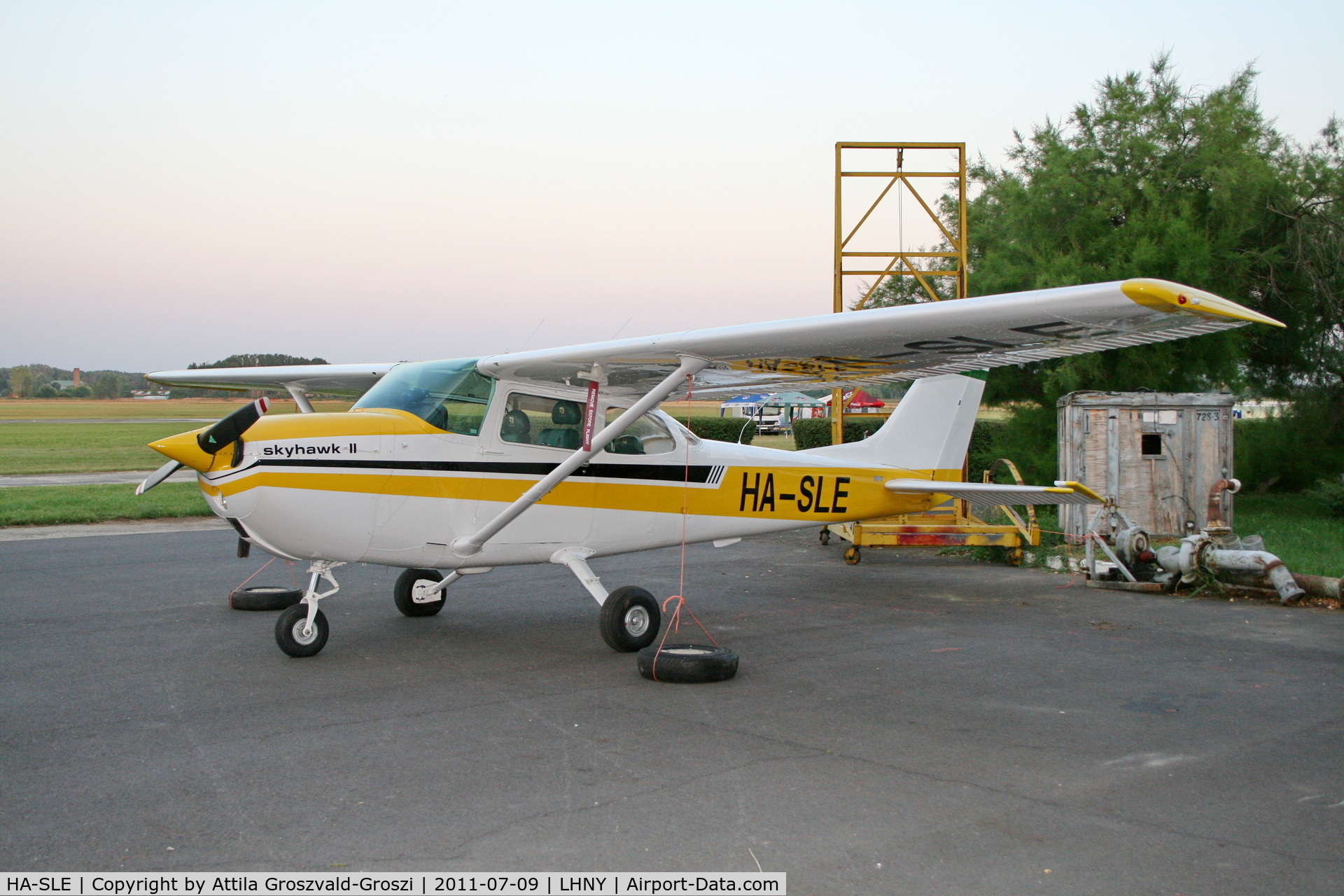 HA-SLE, Cessna 172L Skyhawk II C/N 17259309, LHNY - Nyiregyháza Airport, Hungary