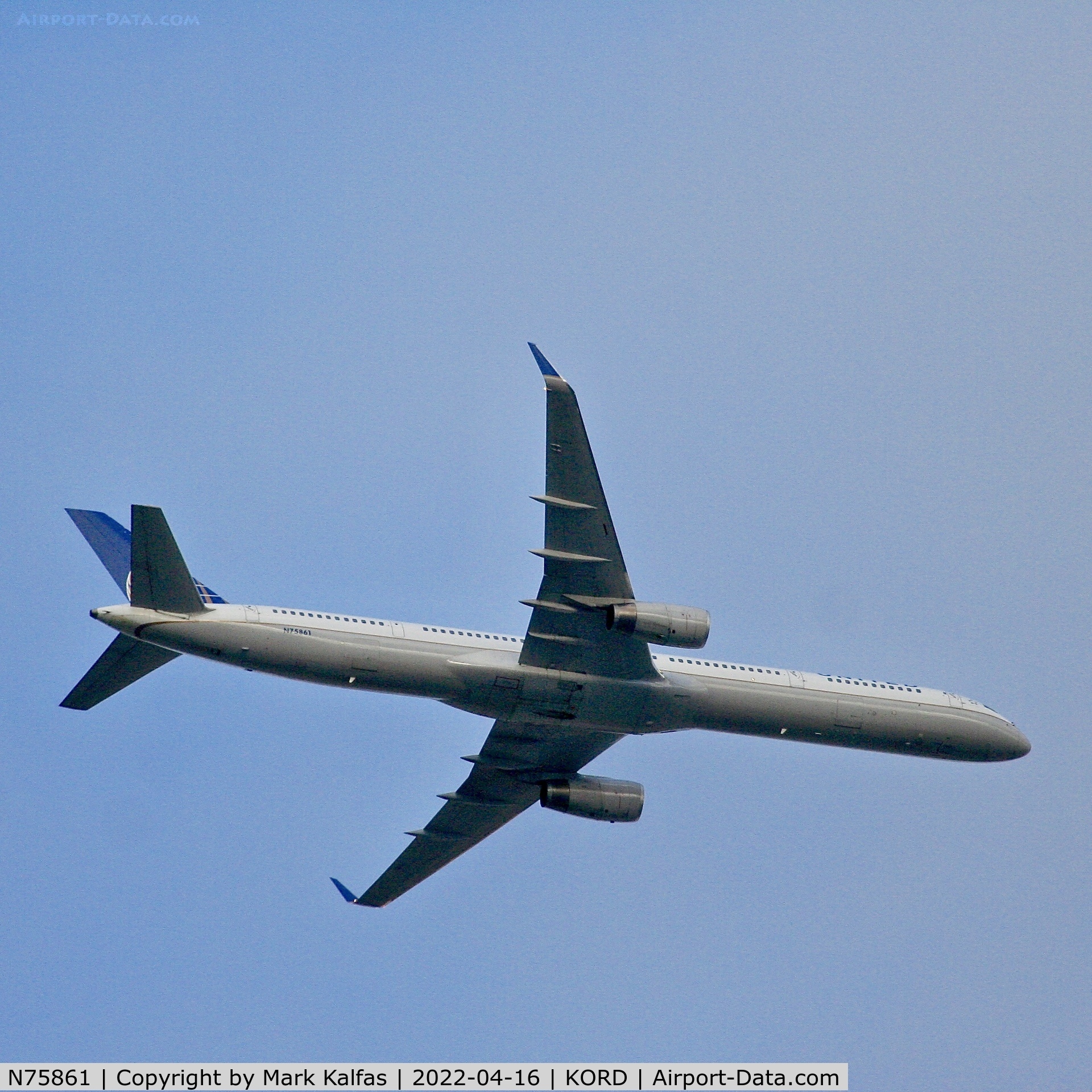 N75861, 2001 Boeing 757-33N C/N 32585, United Boeing 757-33N, N75861 arriving at ORD from MCO