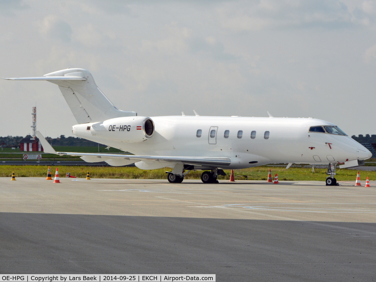 OE-HPG, 2008 Bombardier Challenger 300 (BD-100-1A10) C/N 20251, Parked